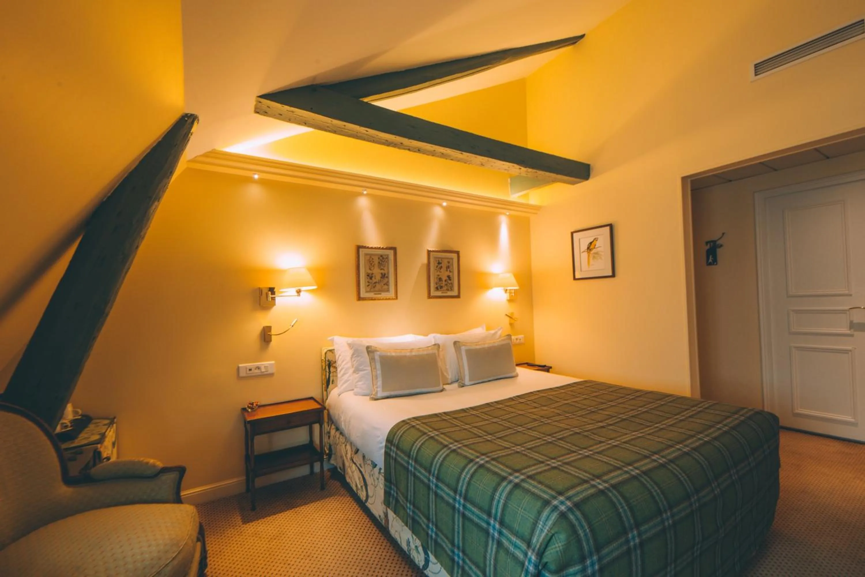 Bedroom, Bed in Le Relais Montmartre