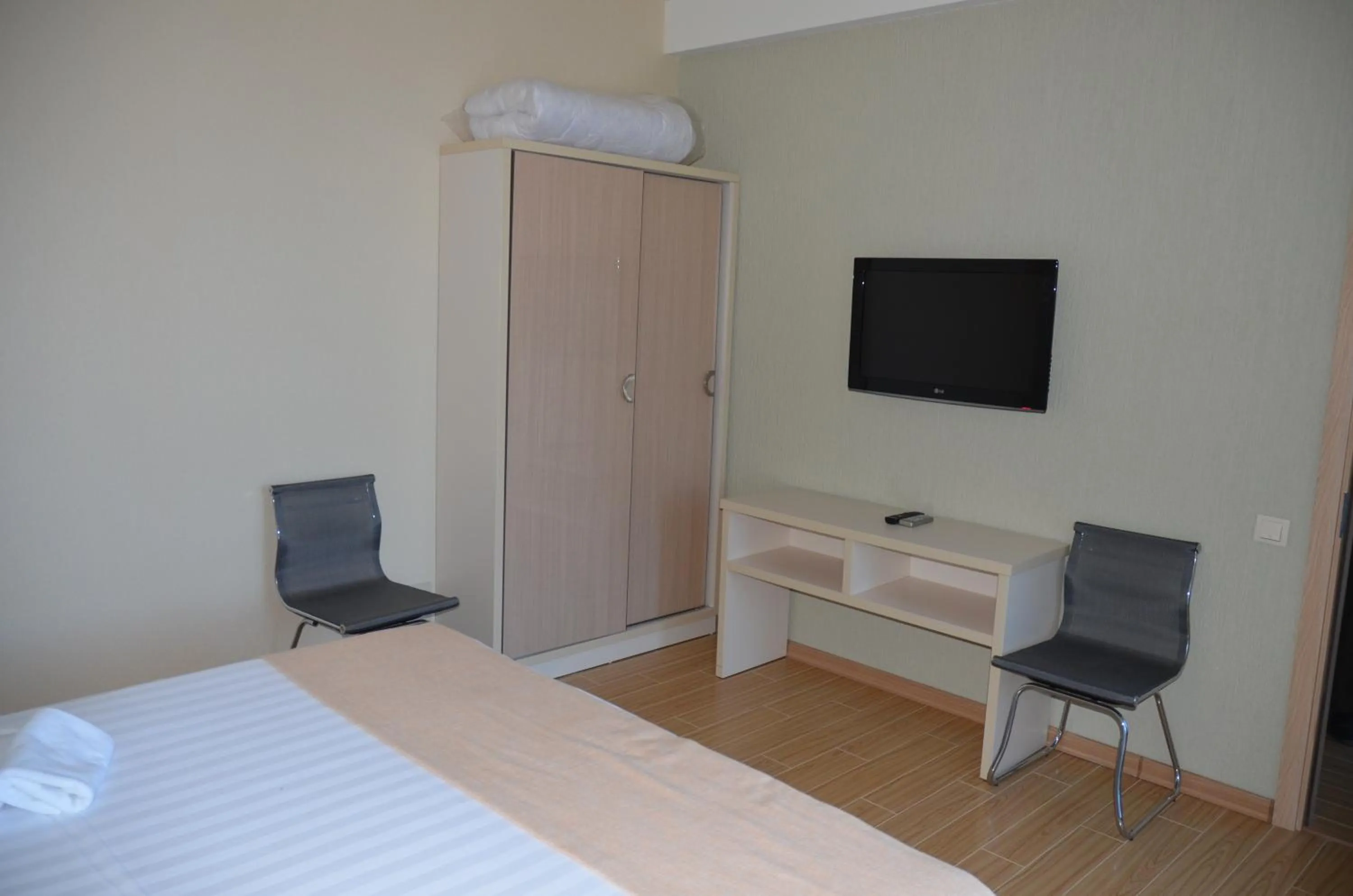 TV and multimedia, Bed in Legacy Hotel