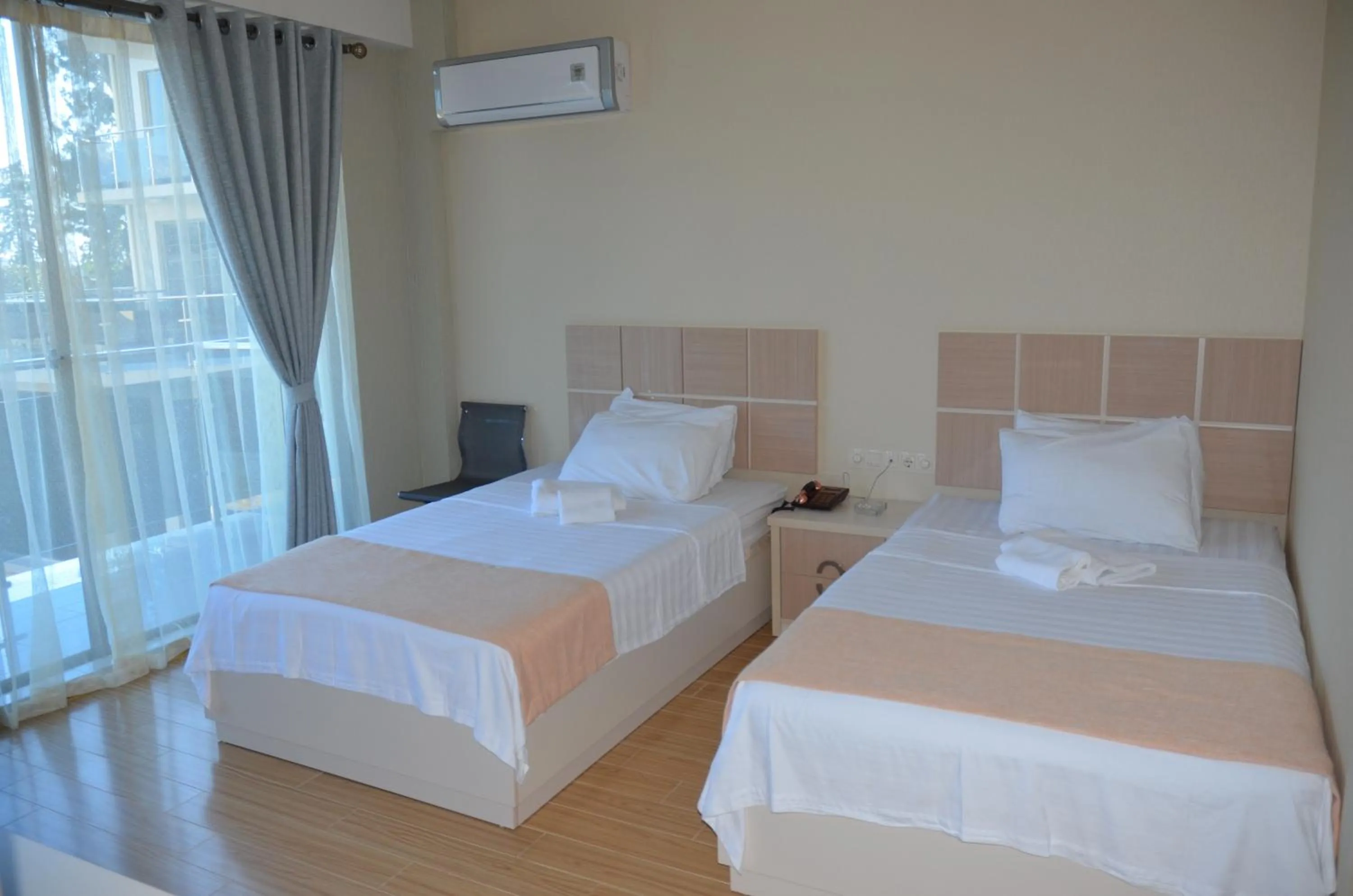 Bedroom, Bed in Legacy Hotel