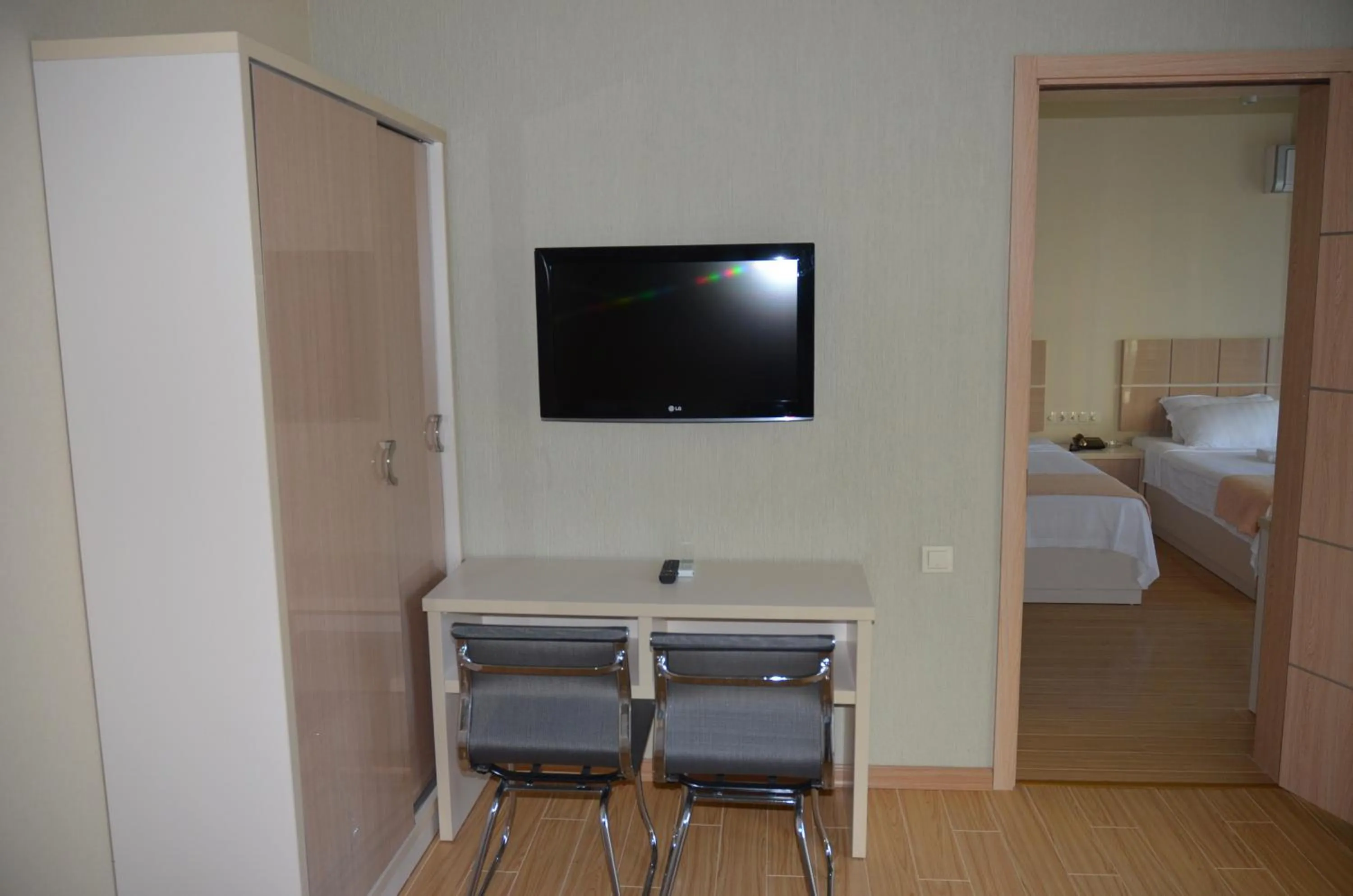 Bedroom, Bed in Legacy Hotel