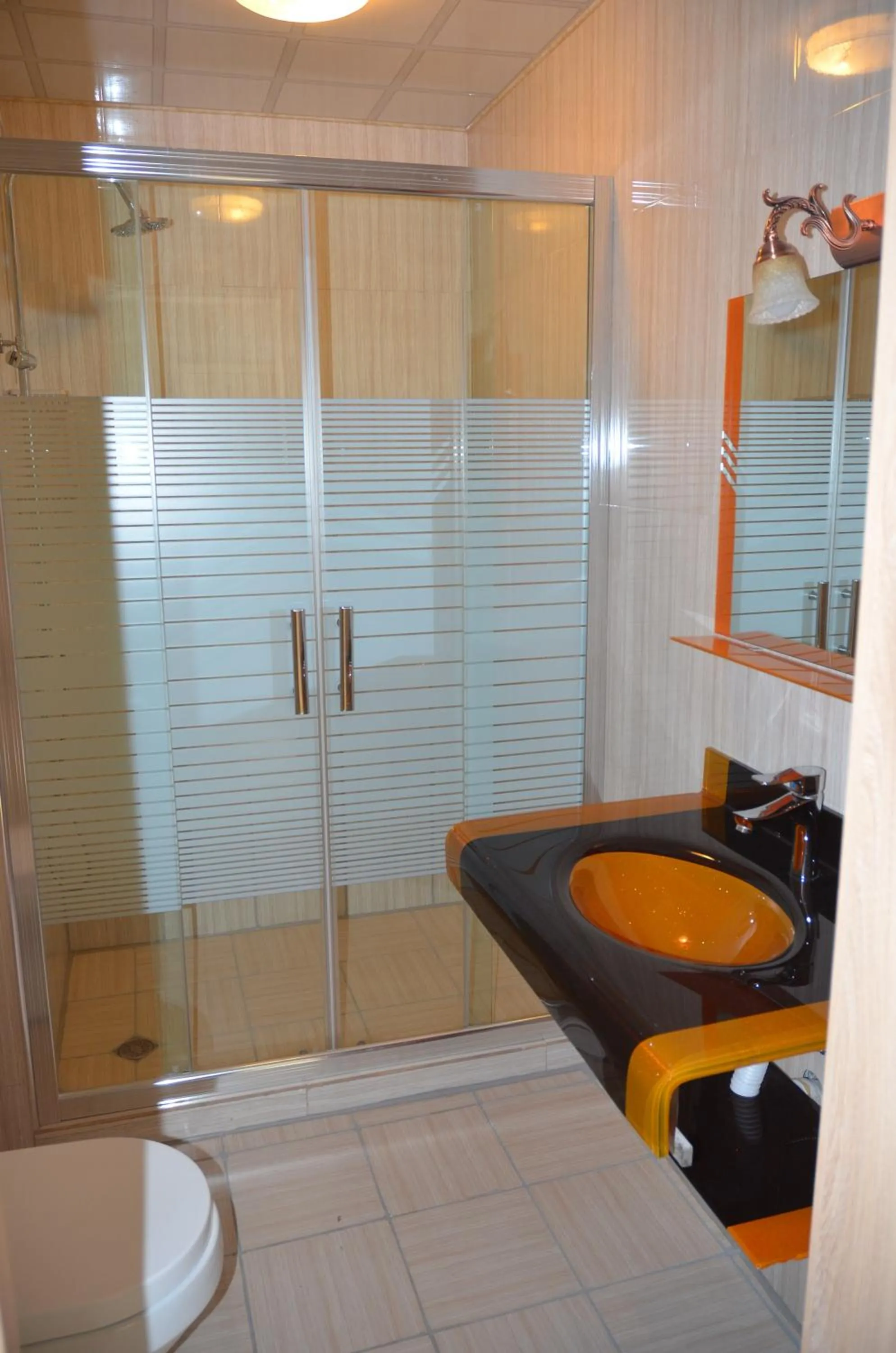 Bathroom in Legacy Hotel