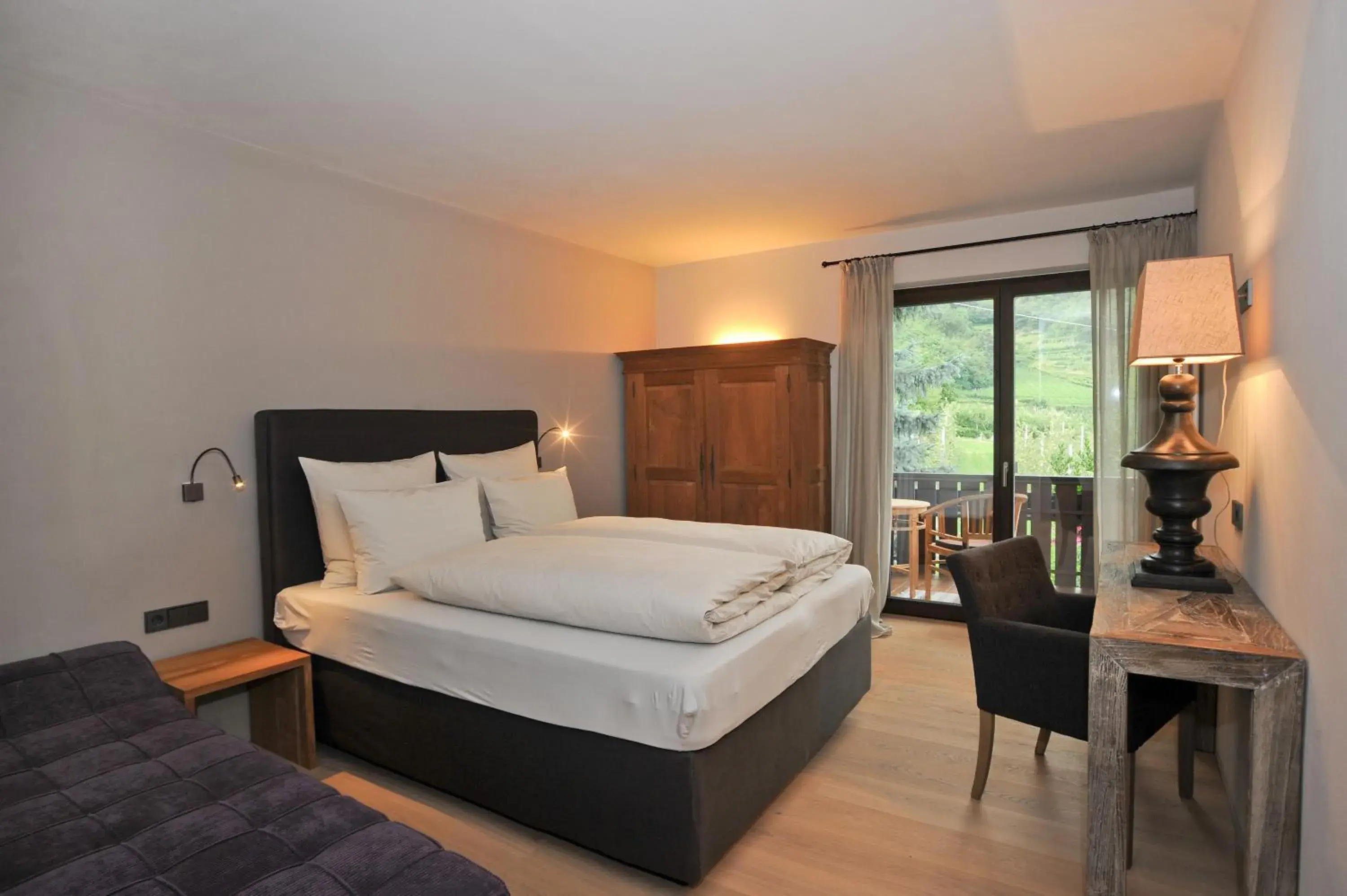 Superior Double Room with Balcony in Pension Hauenstein Superior Double Room with Balcony in Pension Hauenstein