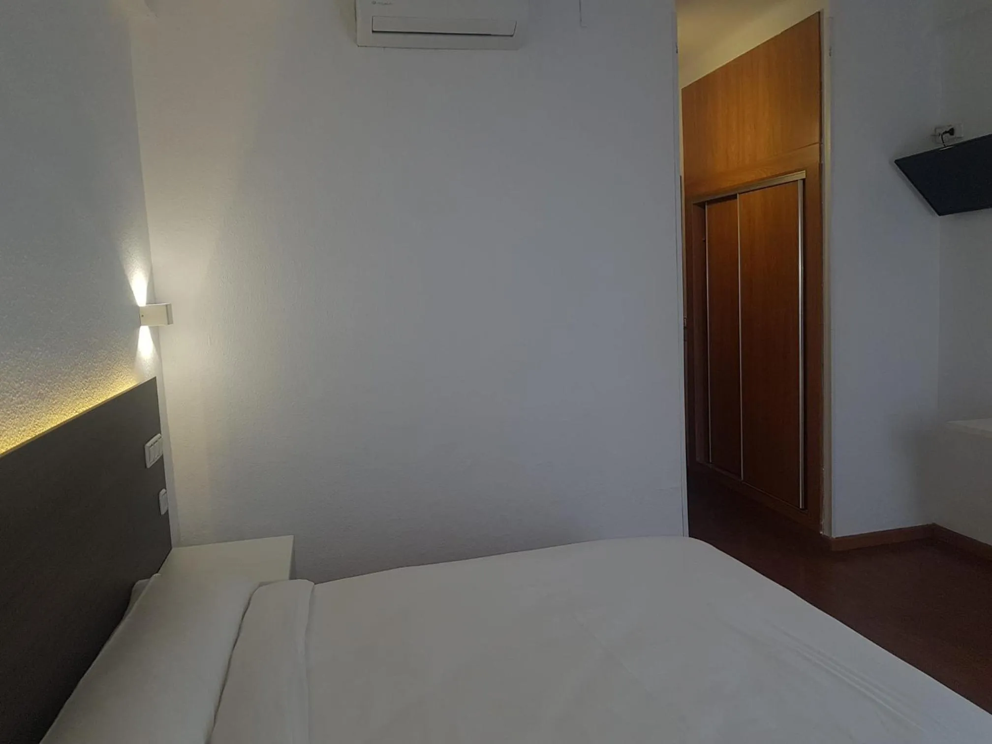 Bed in Hotel Torremolinos Centro by Croma