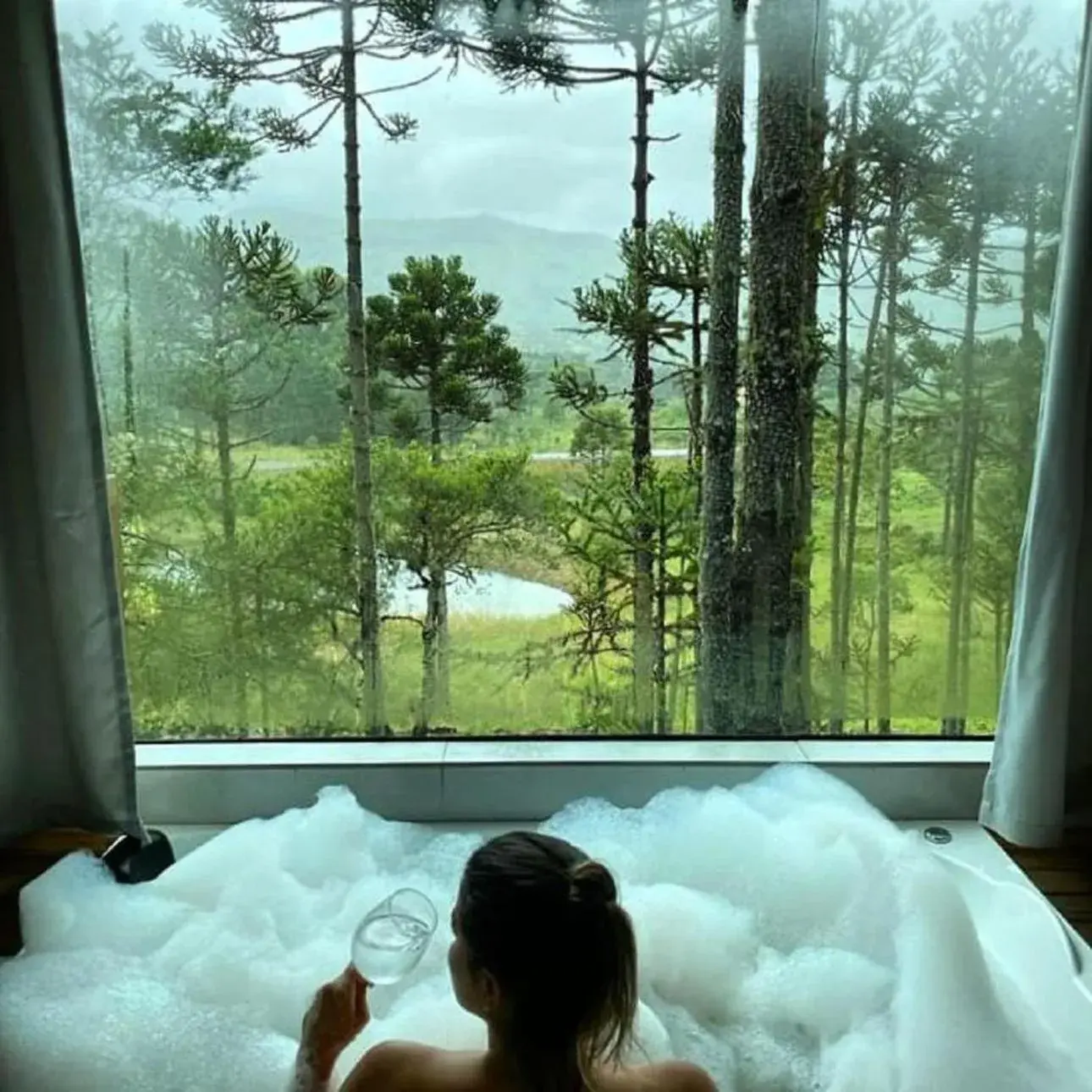Chalet with Mountain and Lake View in Pousada Cascata dos Amores Chalet with Mountain and Lake View in Pousada Cascata dos Amores