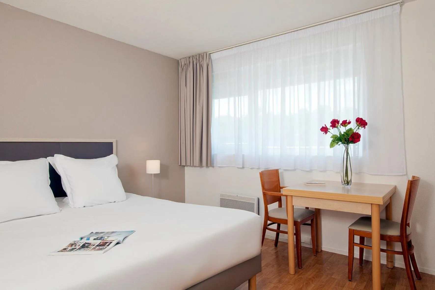 Photo of the whole room, Bed in Séjours & Affaires Poitiers Lamartine