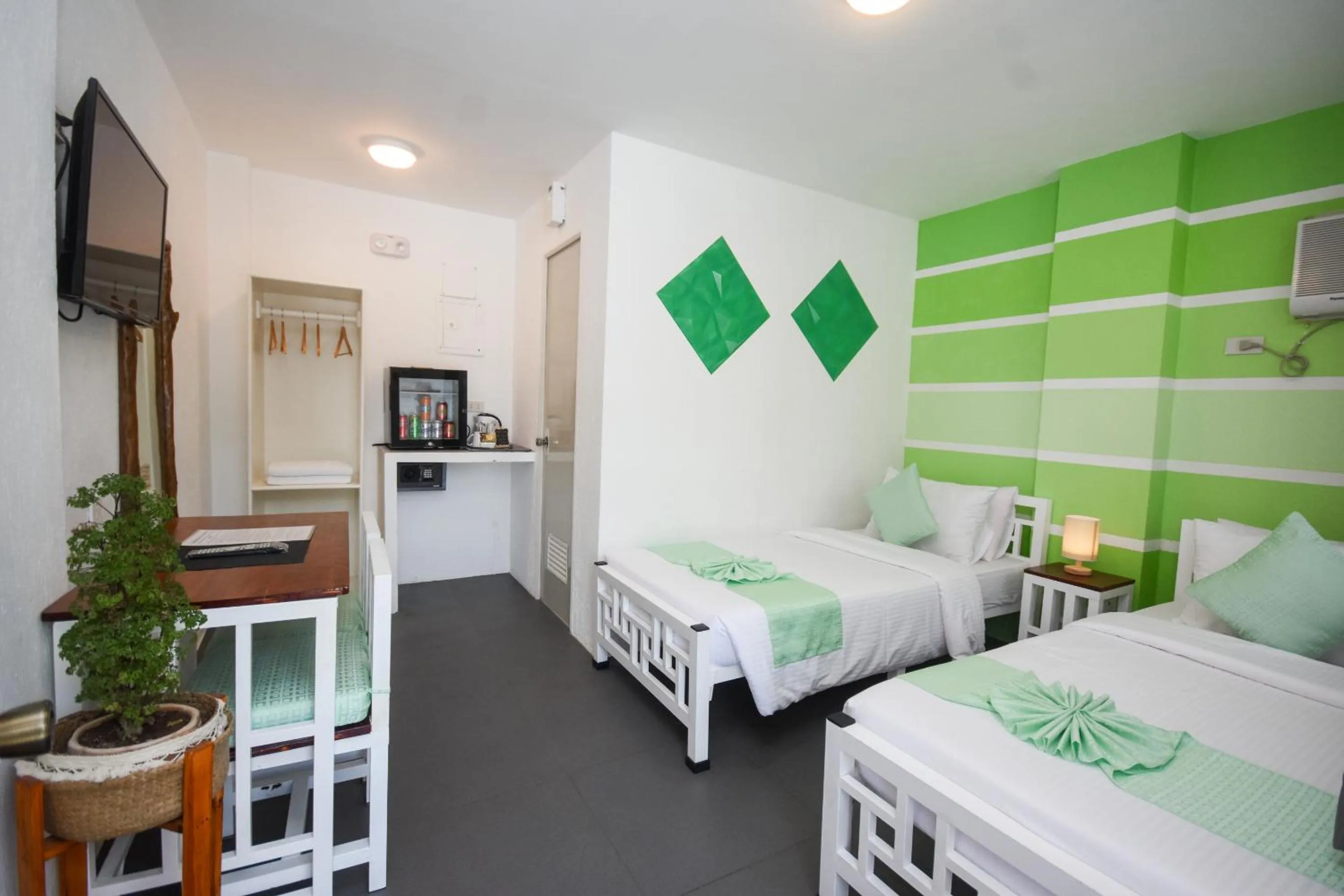 Deluxe Apple Green Twin Room in 8 Colors Beach House Resort