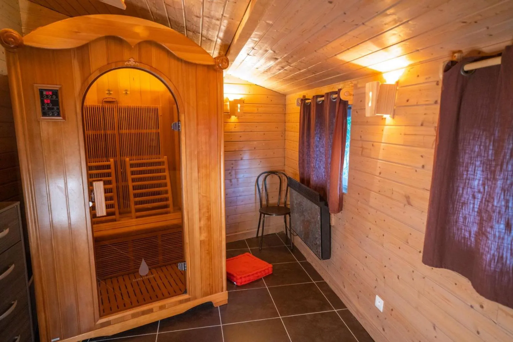 Sauna in Chambres d'Hôtes Le Plessis à Broye