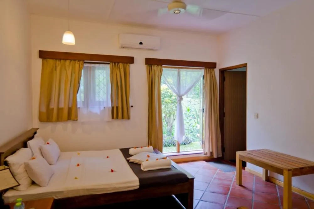 Bed in Clove Garden Kandy