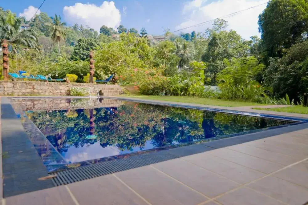 Swimming pool in Clove Garden Kandy Swimming pool in Clove Garden Kandy