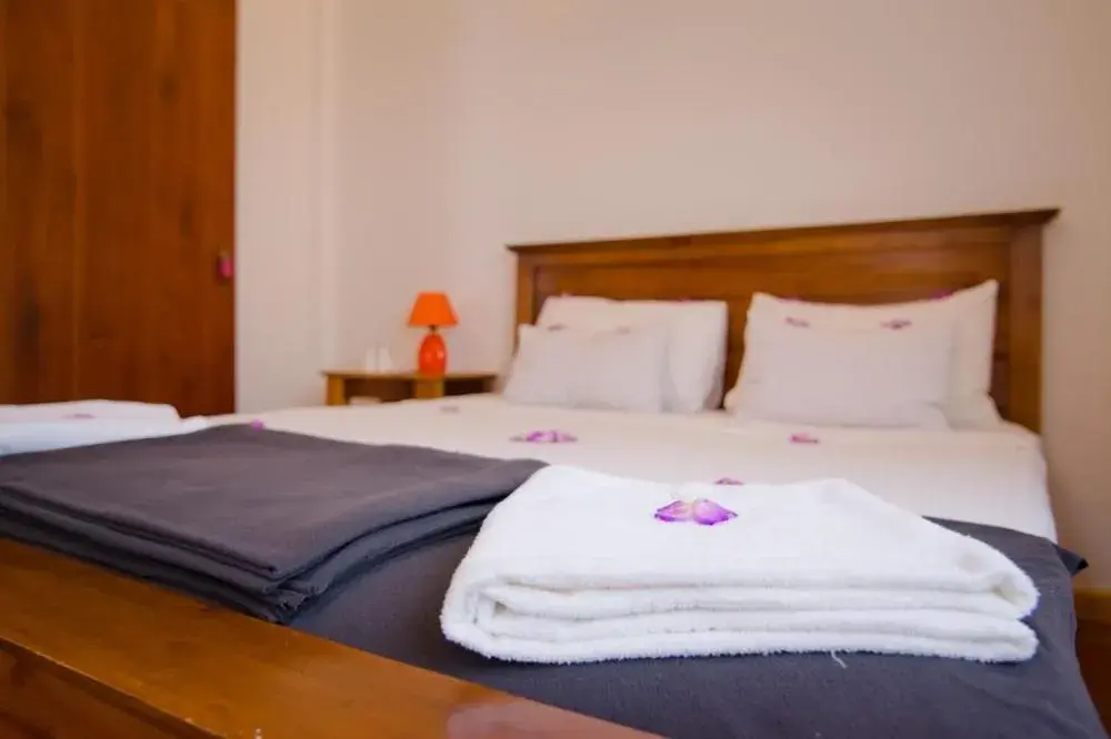 Bed in Clove Garden Kandy Bed in Clove Garden Kandy