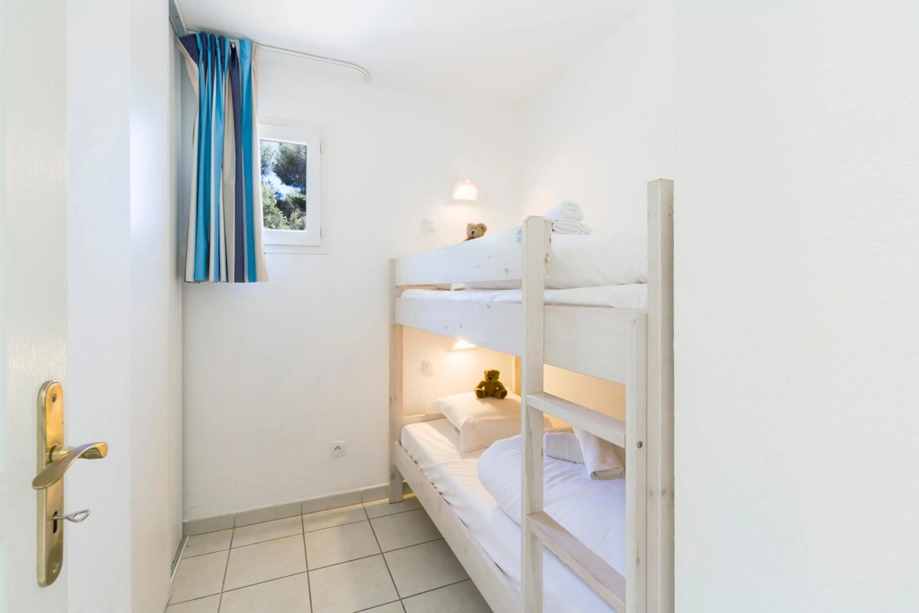 bunk bed, Bed in Garden & City Six-Fours-les-Plages