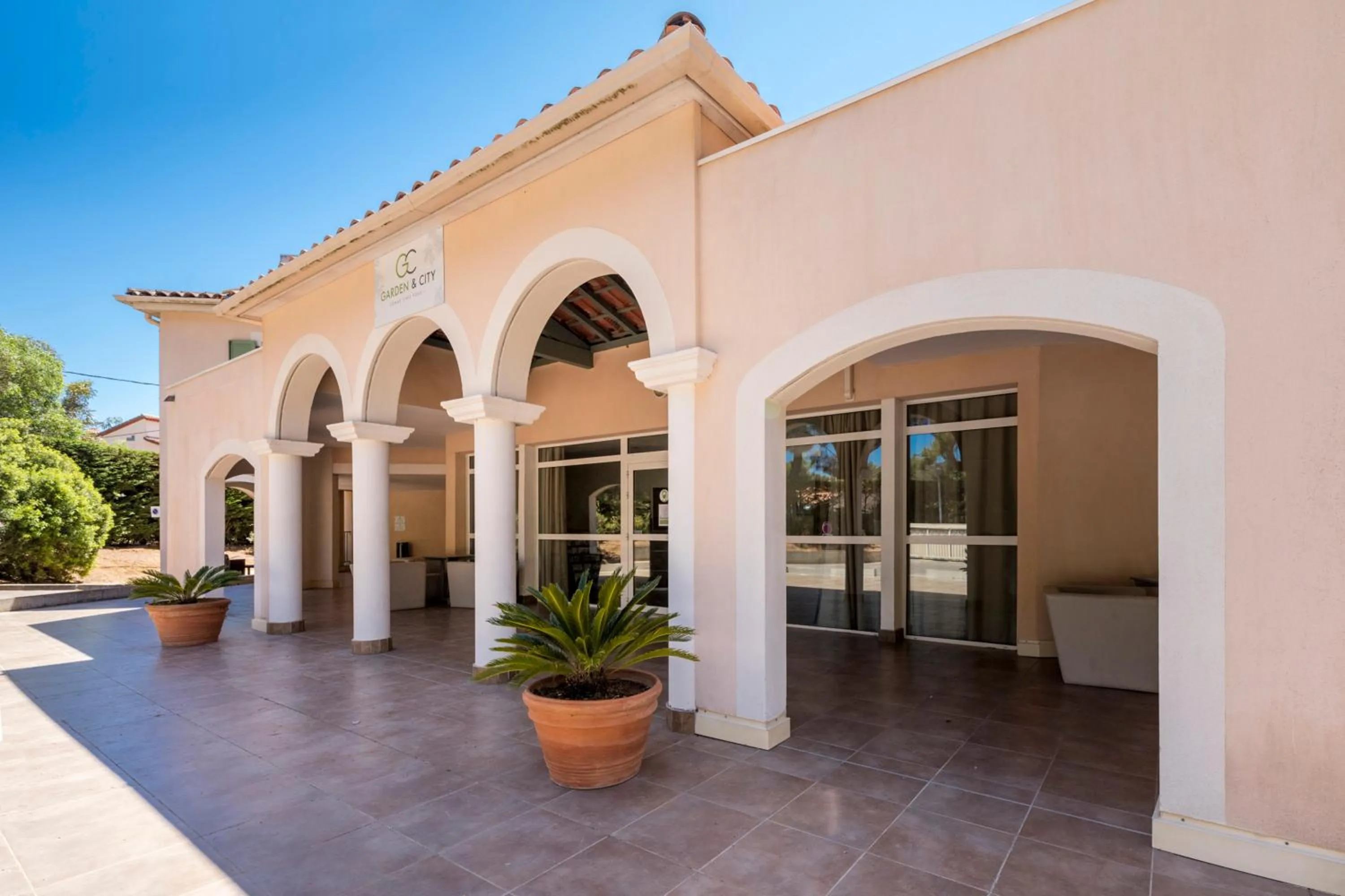 Lobby or reception in Garden & City Six-Fours-les-Plages