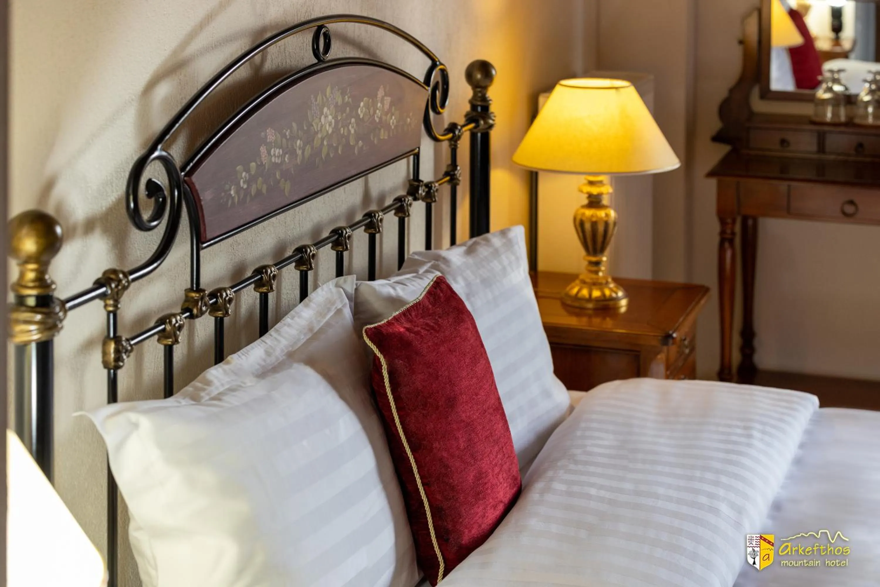 Bed in Arkefthos Mountain Hotel