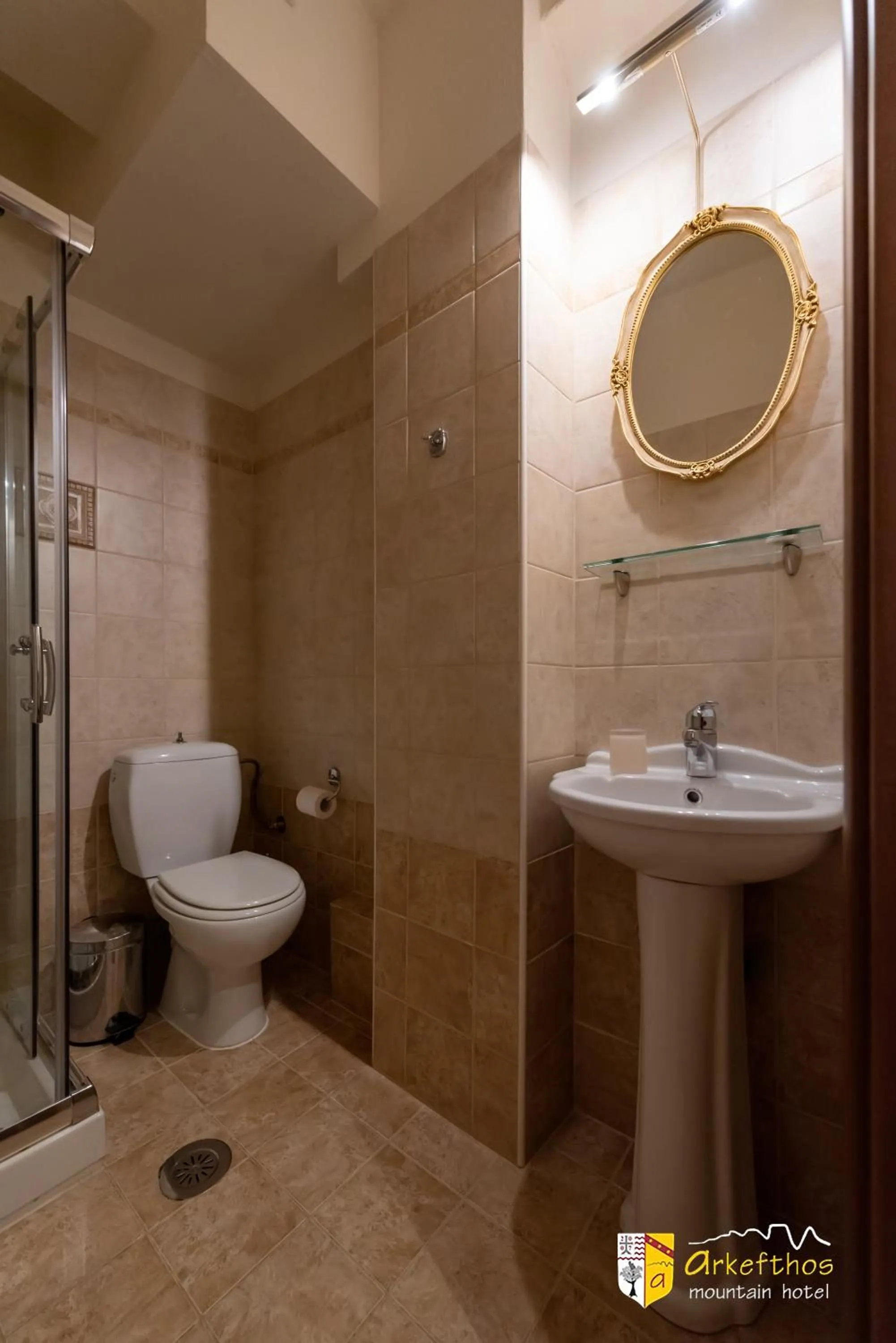 Bathroom in Arkefthos Mountain Hotel