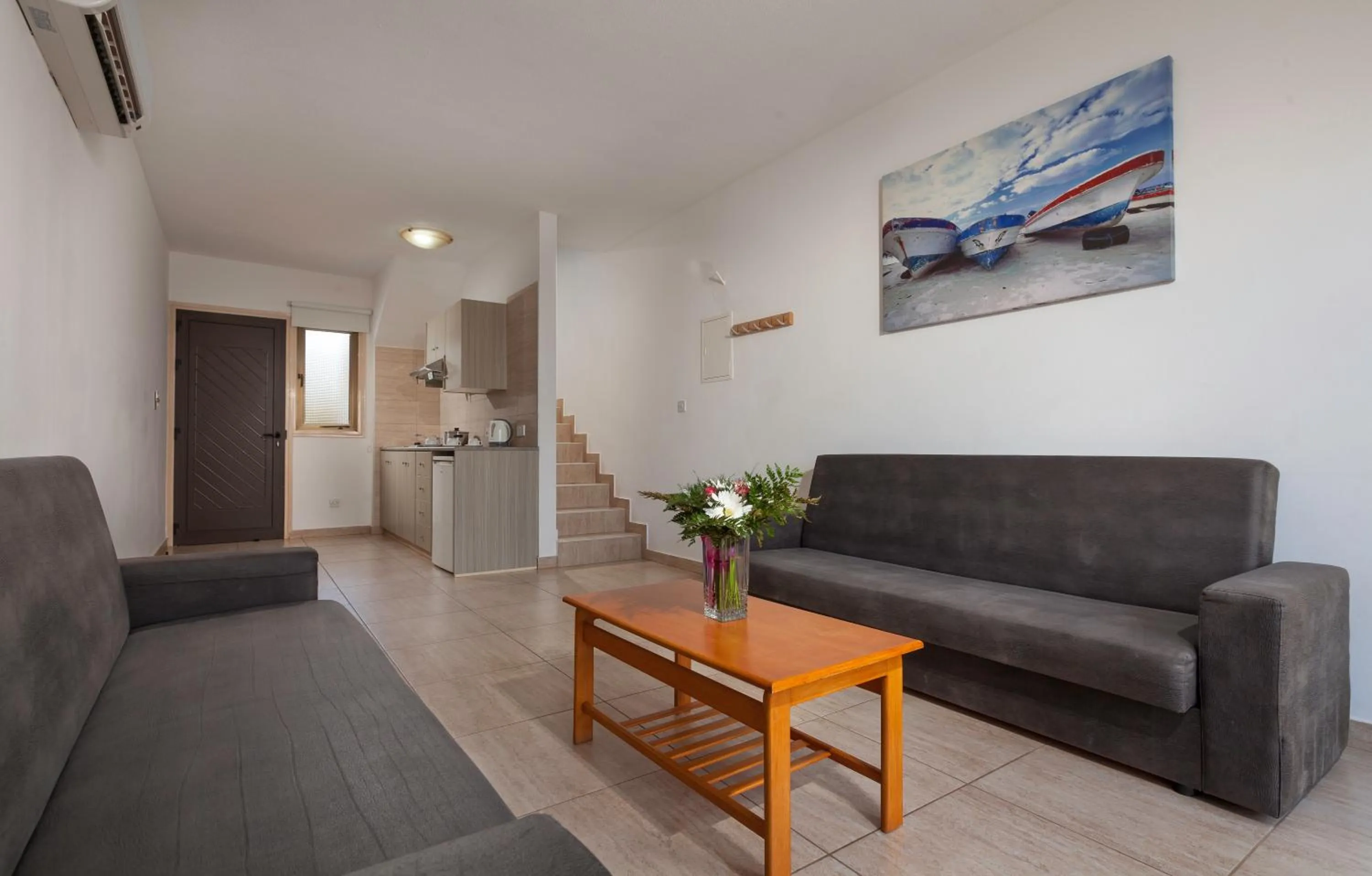 Seating area in Penelope Beach Hotel Apts