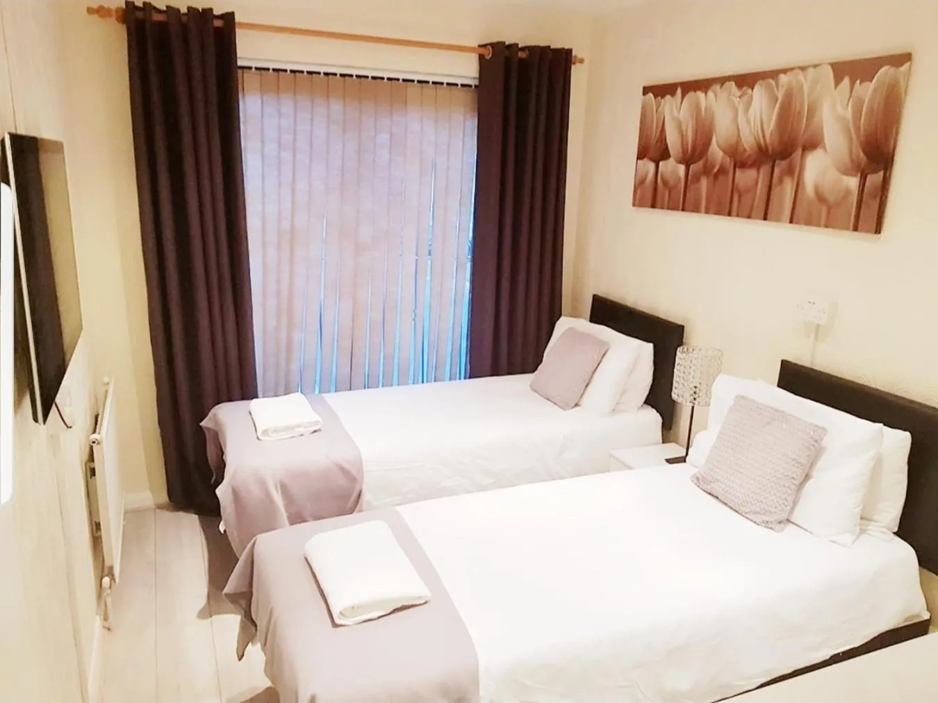 Double or Twin Room with Shared Bathroom in The 55