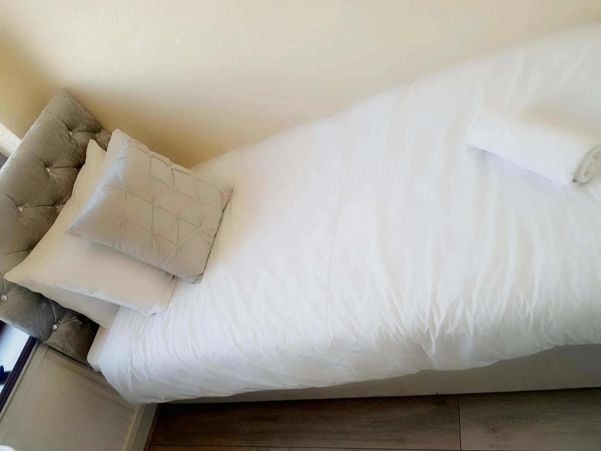 Standard Single Room with Shared Bathroom in The 55