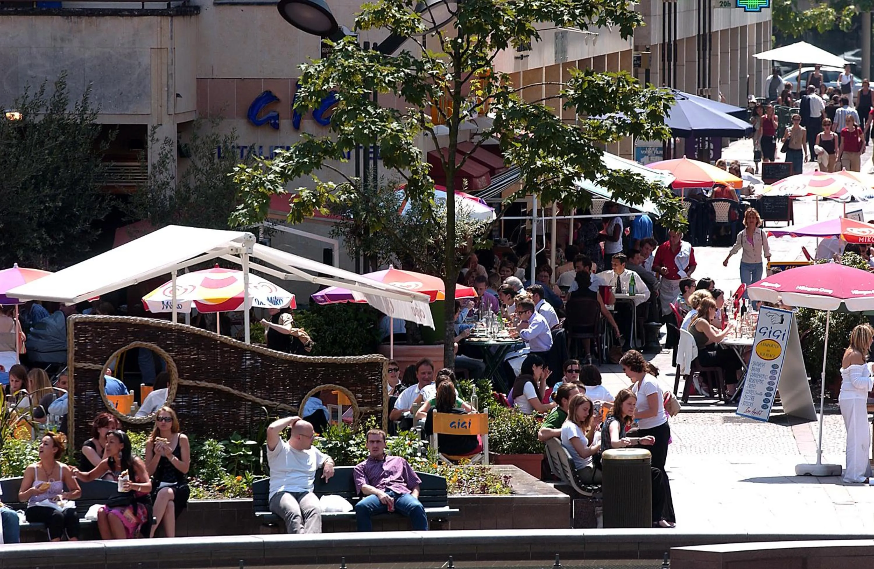 Garden in ibis Levallois Perret