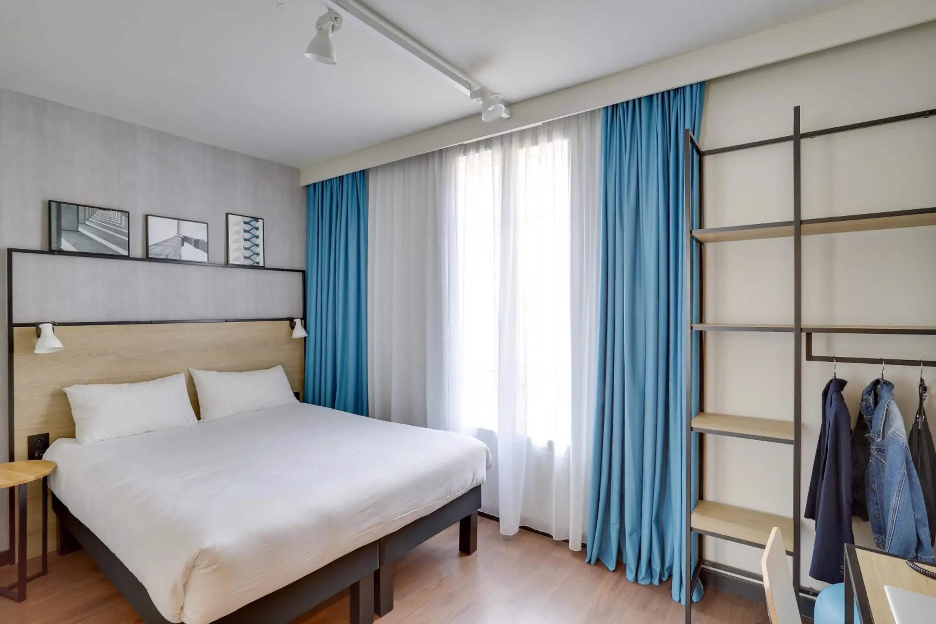 Bedroom, Bed in ibis Levallois Perret Bedroom, Bed in ibis Levallois Perret