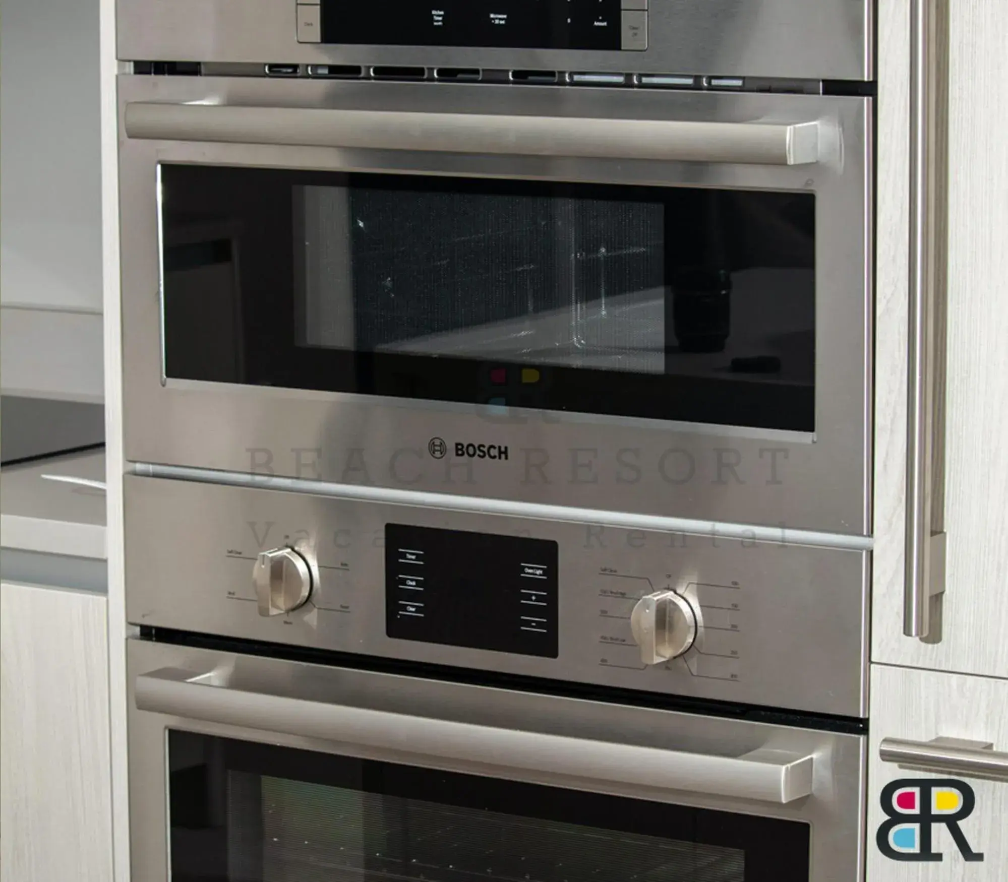 Kitchen or kitchenette, TV/Entertainment Center in Hyde Beach House