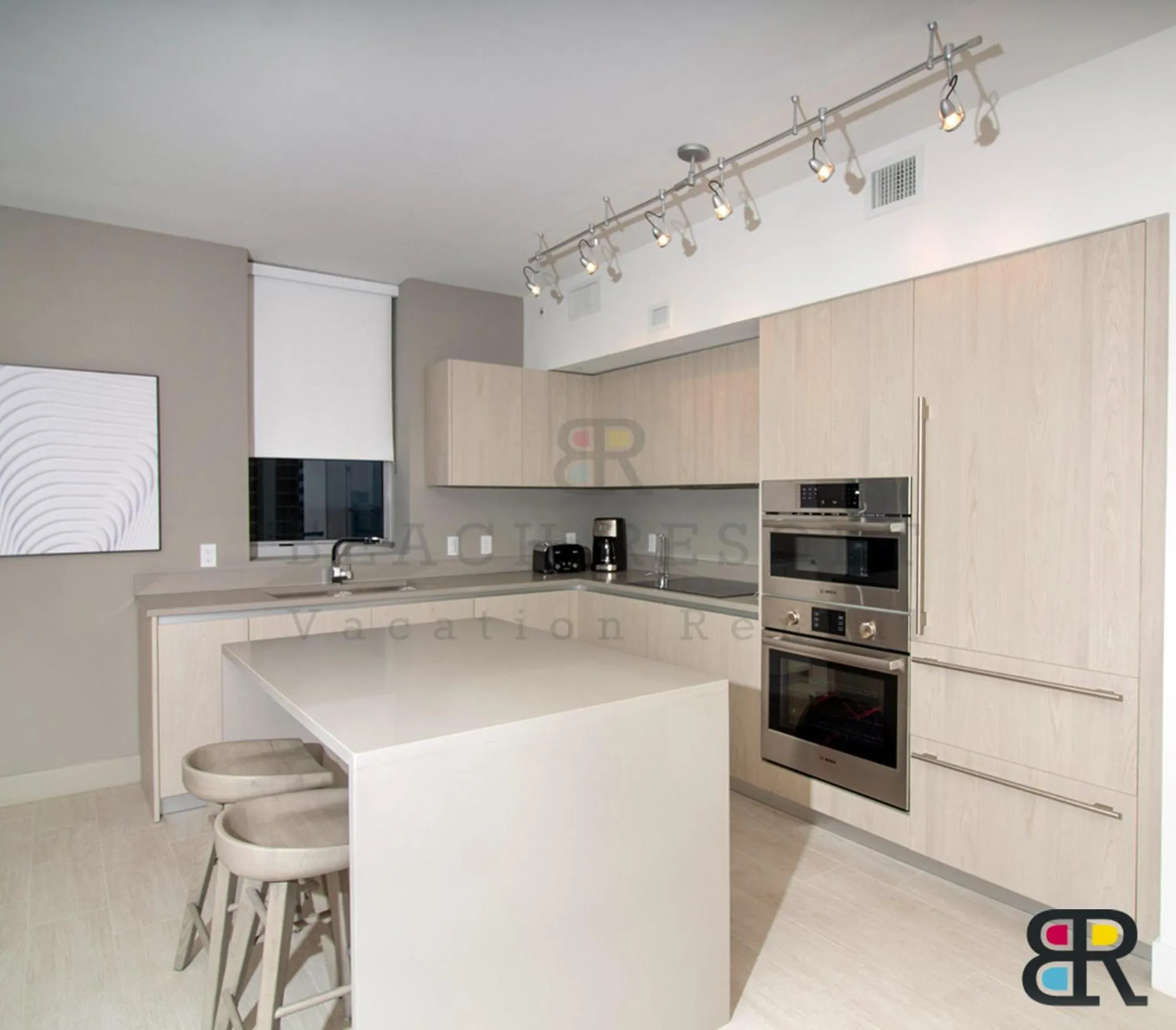 Kitchen or kitchenette in HYDE Beach House Apartments