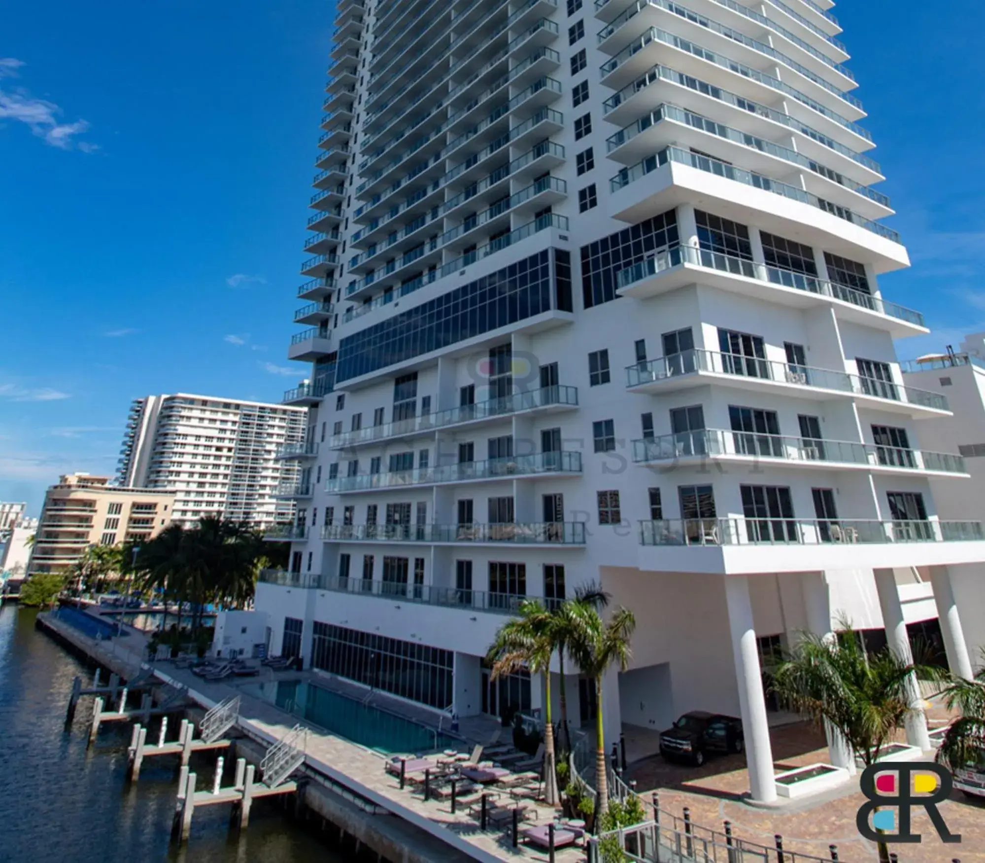 Property Building in Hyde Beach House