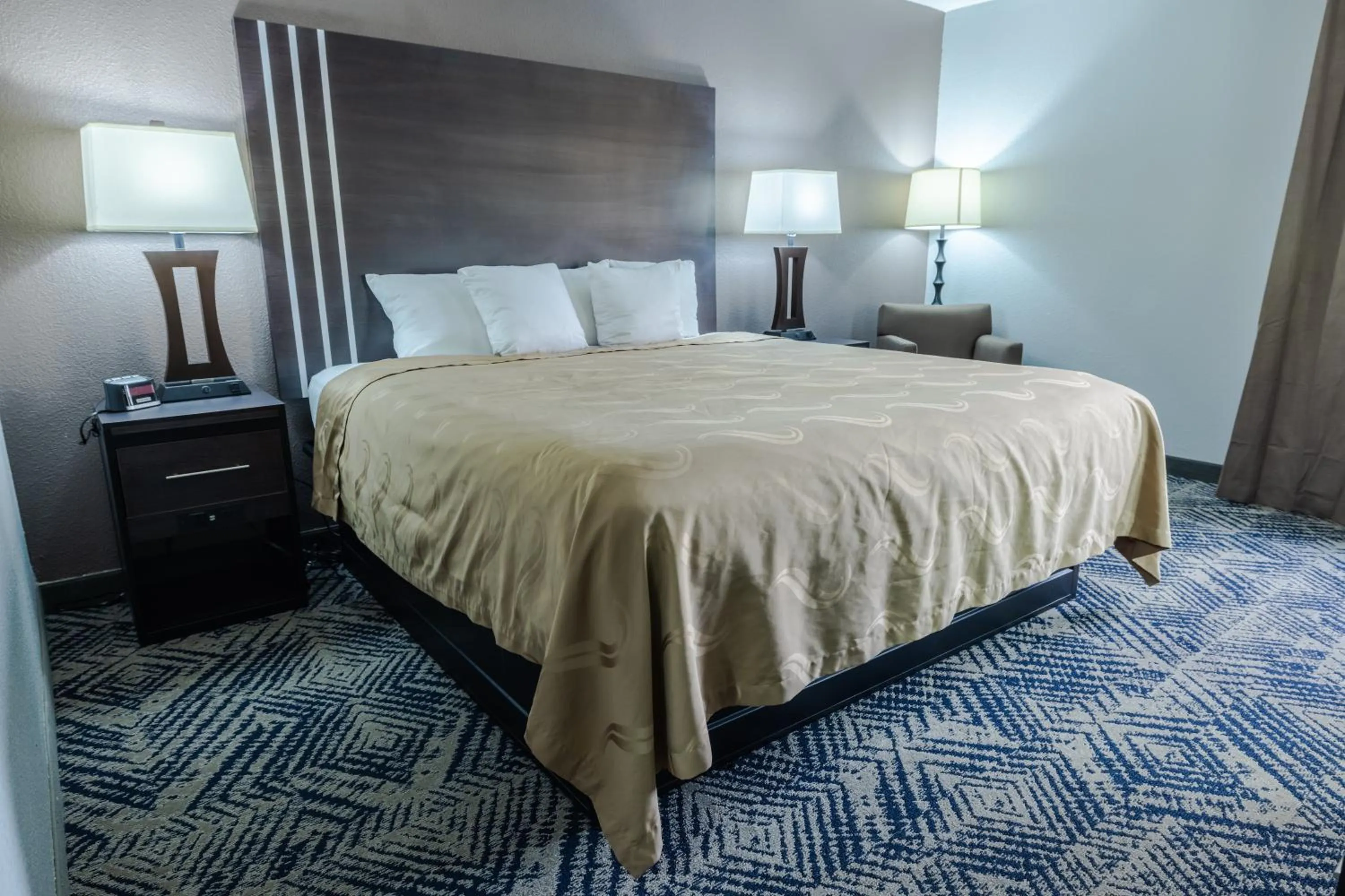 Bed in Quality Inn Olive Branch - Memphis South