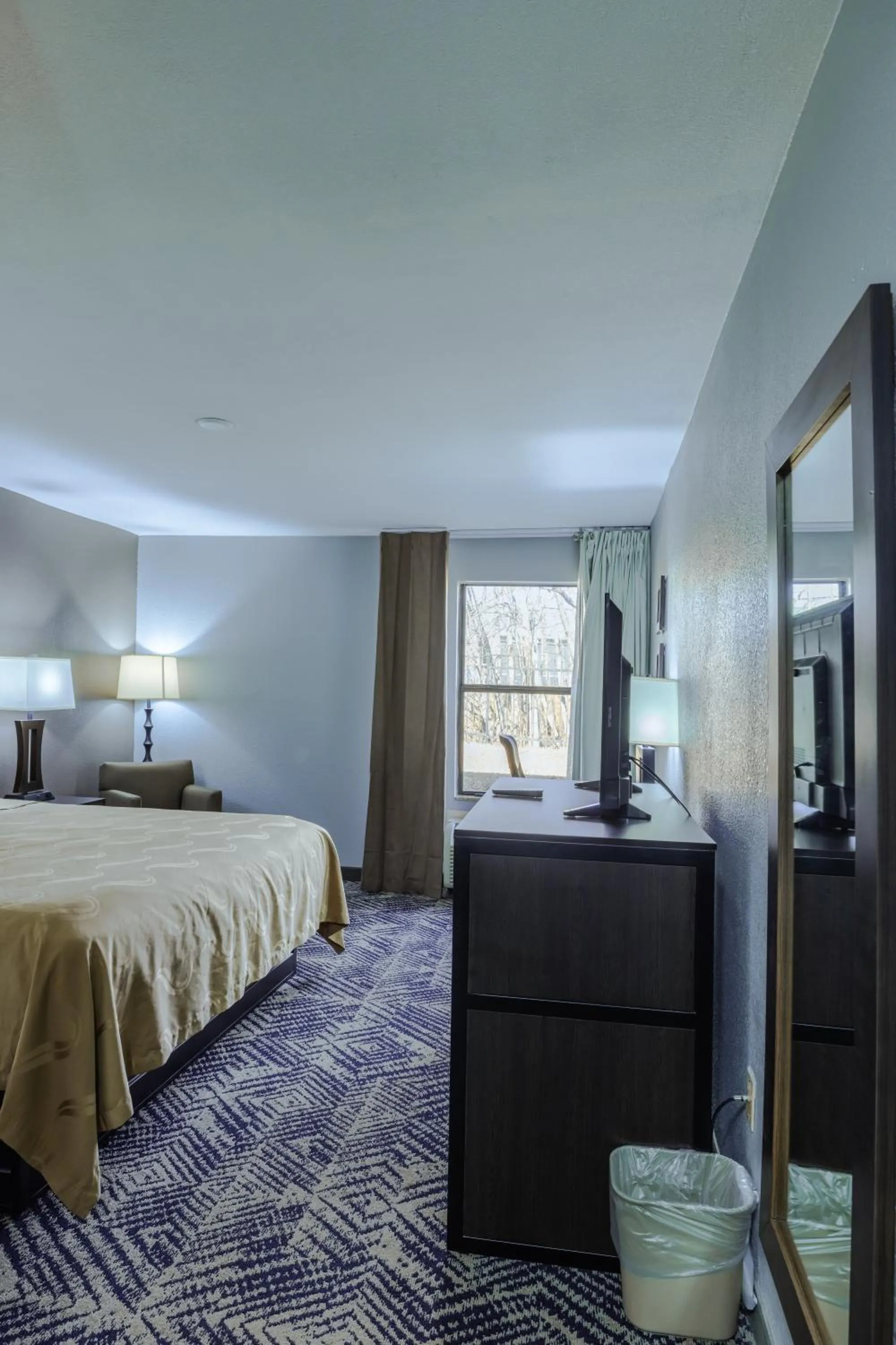 Bed in Quality Inn Olive Branch - Memphis South