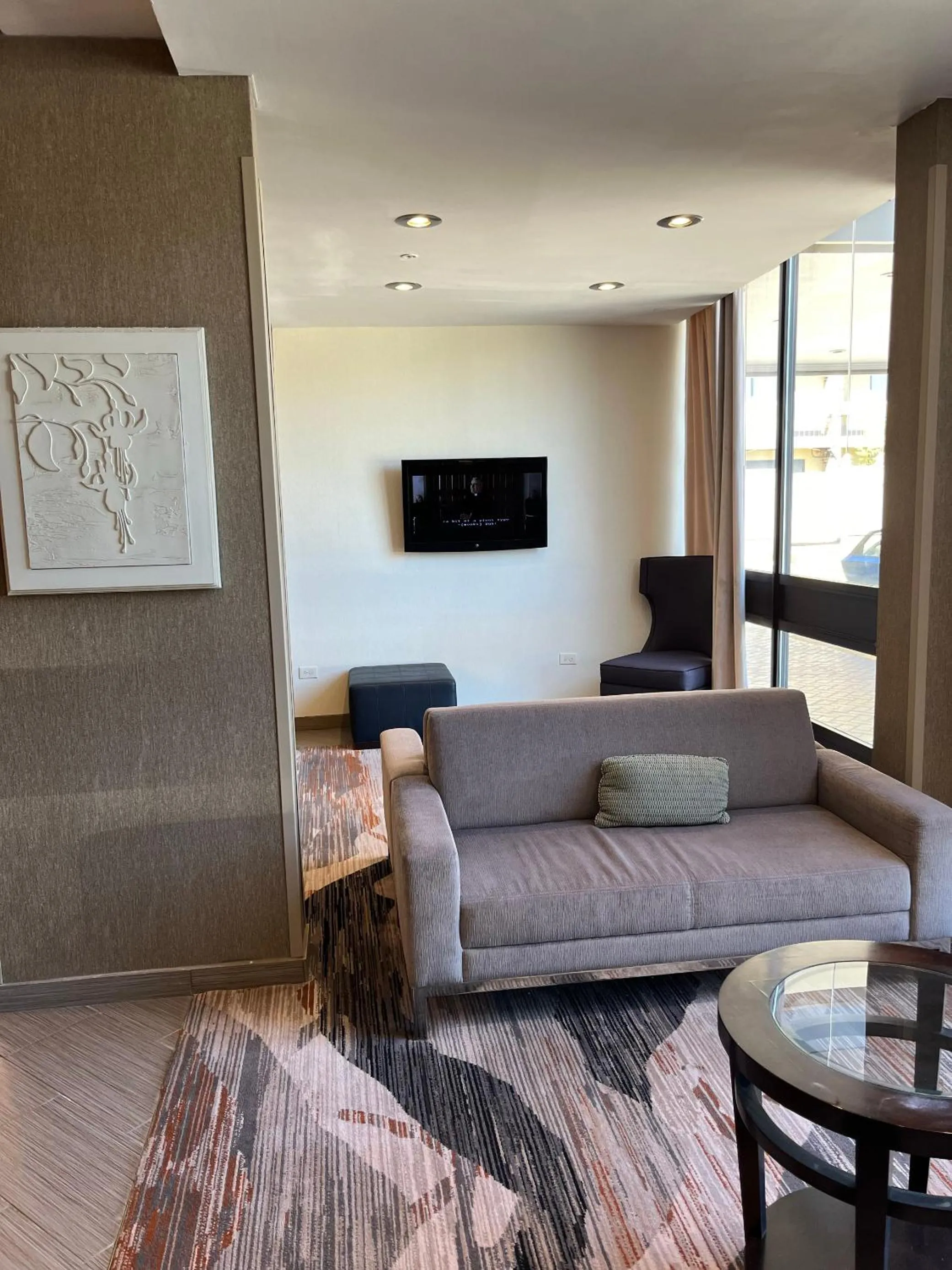 Seating area in Wyndham Garden Schaumburg Chicago Northwest