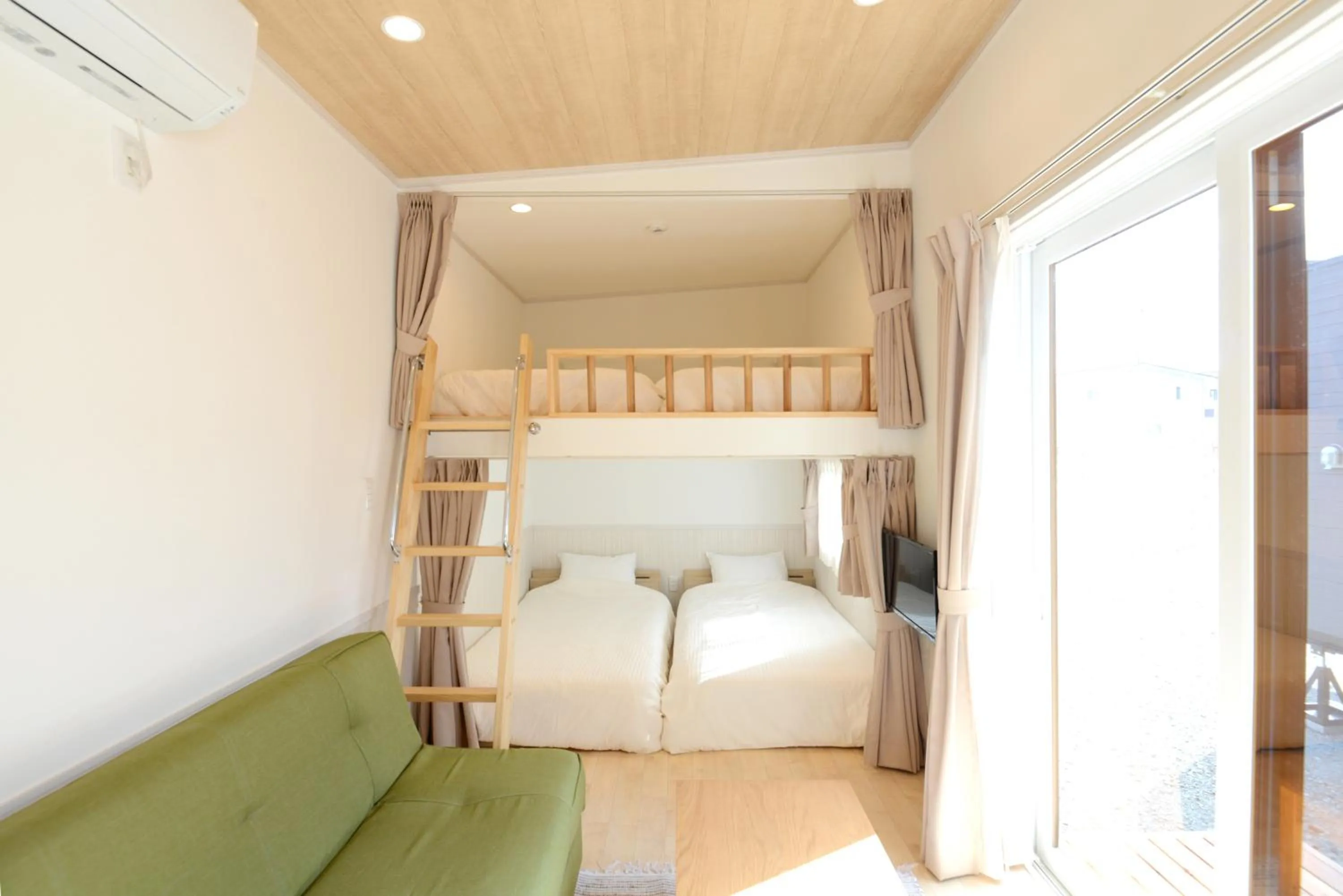 Bed in Mt Fuji Glamping TOURIST VILLA Kawaguchiko