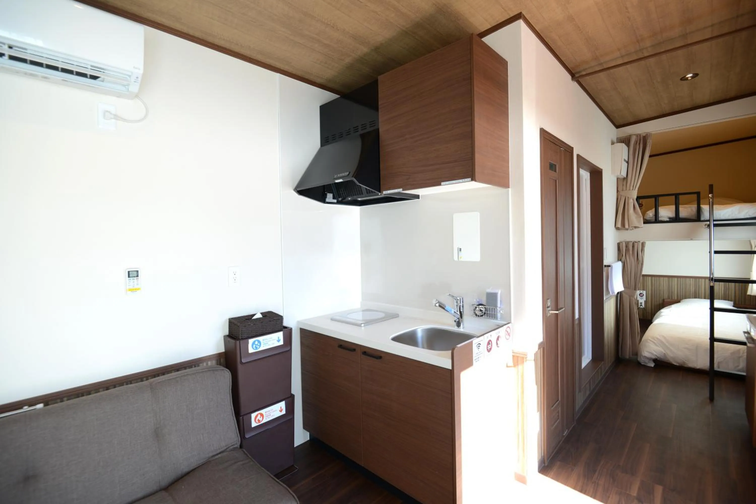 Kitchen or kitchenette, Bed in Mt Fuji Glamping TOURIST VILLA Kawaguchiko