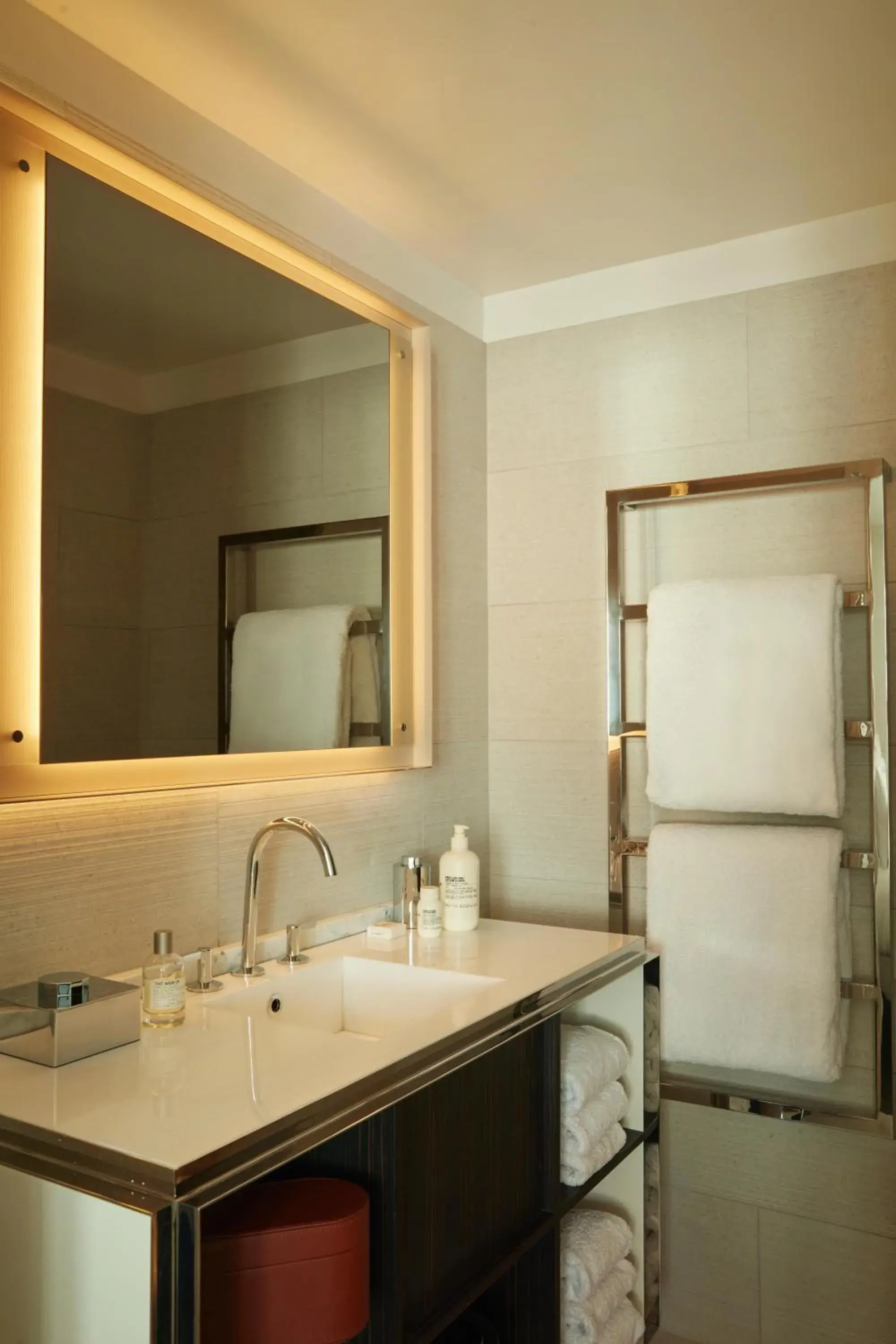 Bathroom in Hotel La Villa Saint Germain Des Prés Bathroom in Hotel La Villa Saint Germain Des Prés