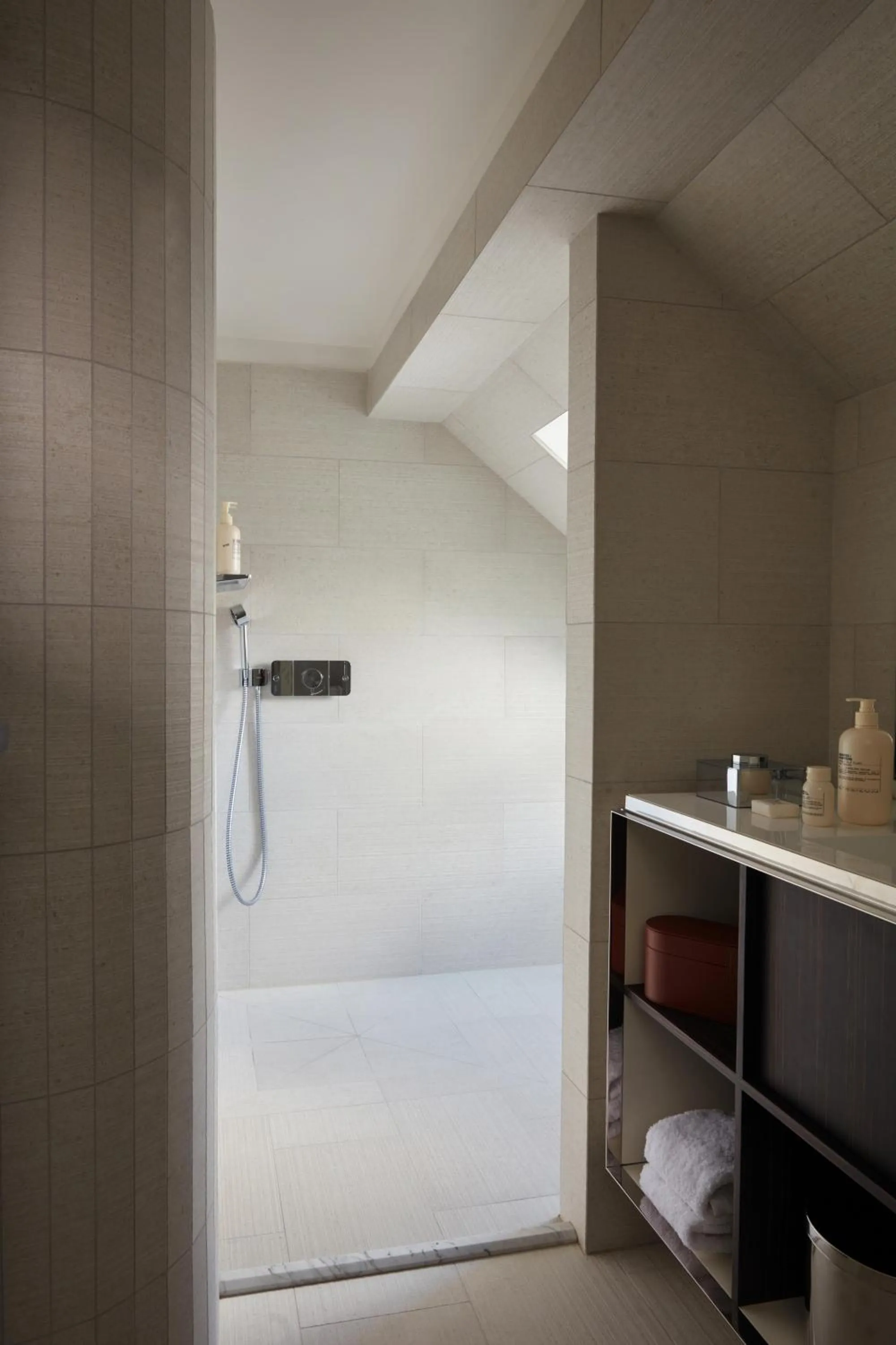 Bathroom, Bed in Hotel La Villa Saint Germain Des Prés