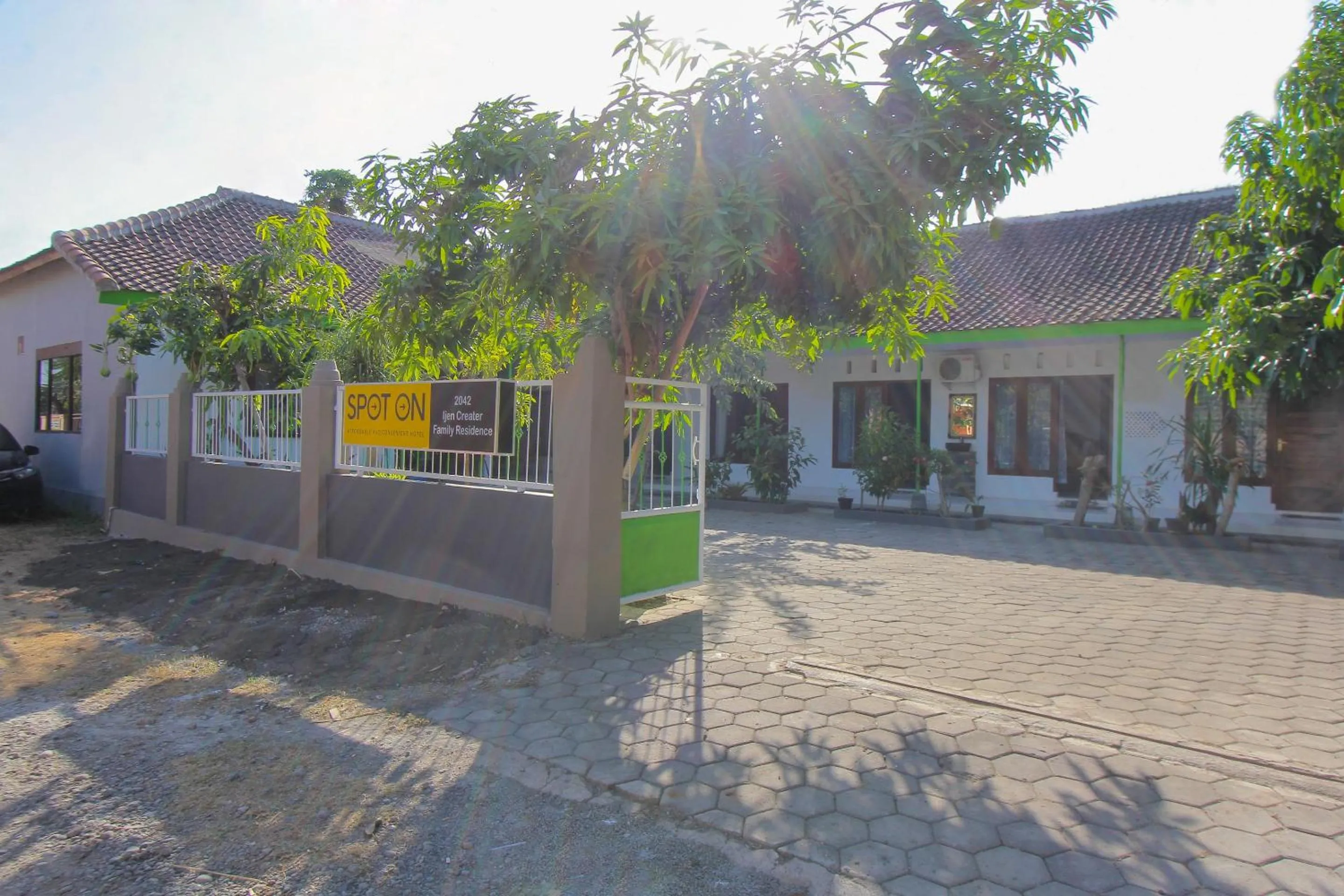 Facade/entrance in Hotel O Zam Zam Family Syariah