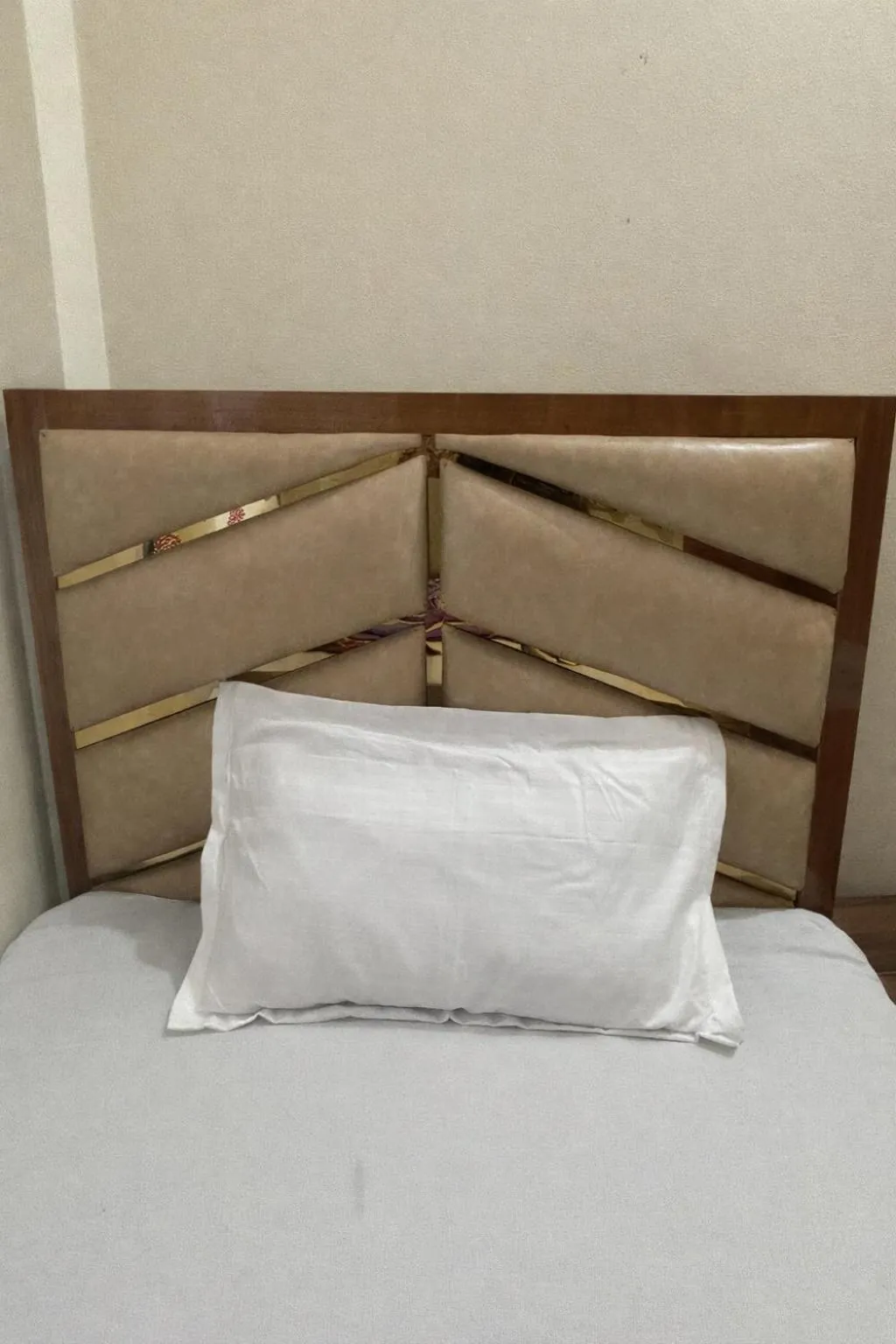 Bed in Mahamaya Guest House