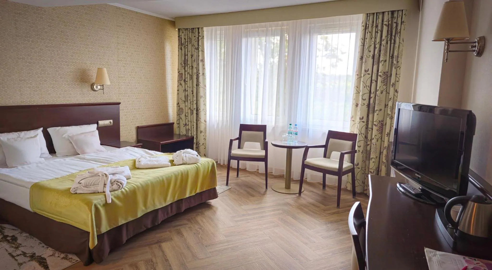 Photo of the whole room, Bed in Malinowy Dwór Hotel Medical SPA