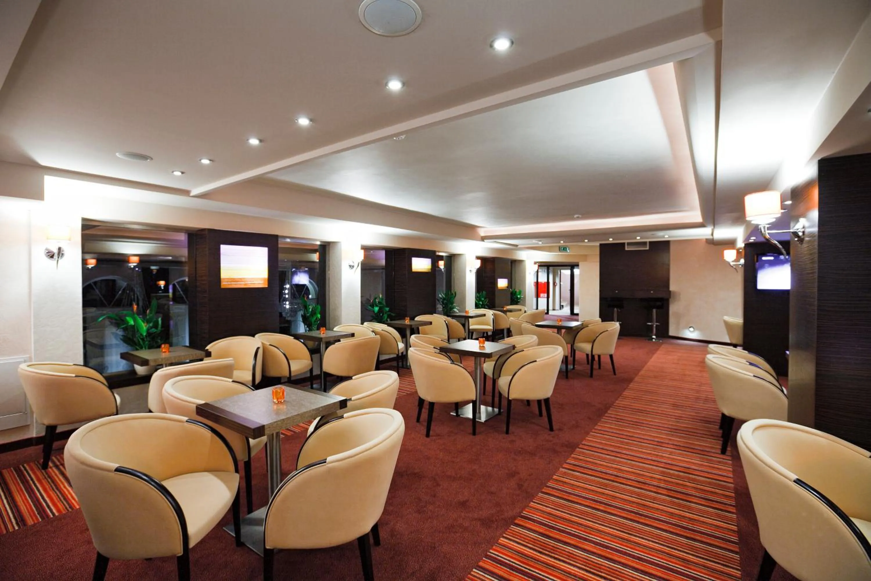 Lounge or bar in Malinowy Dwór Hotel Medical SPA