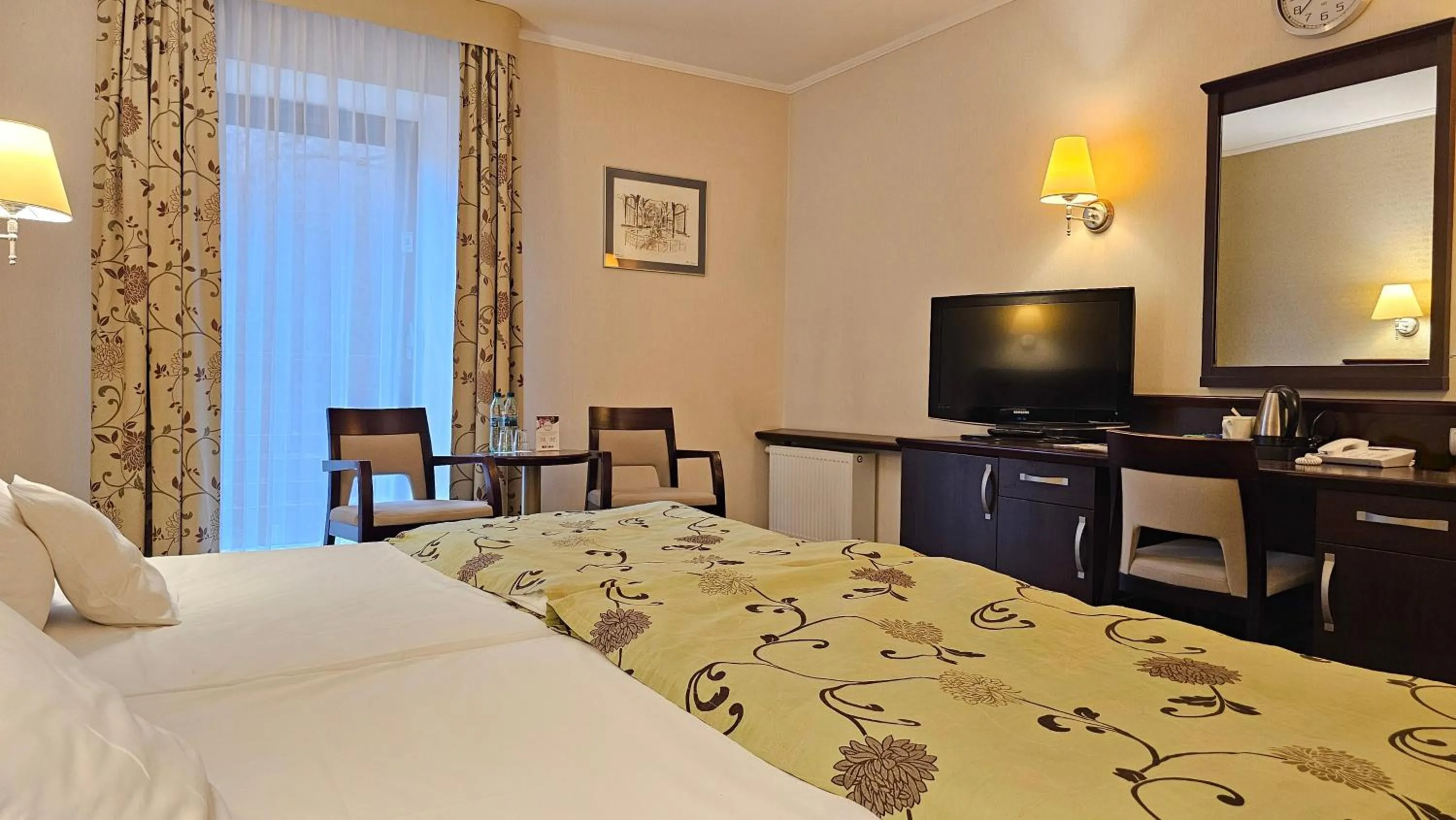 Photo of the whole room, Bed in Malinowy Dwór Hotel Medical SPA