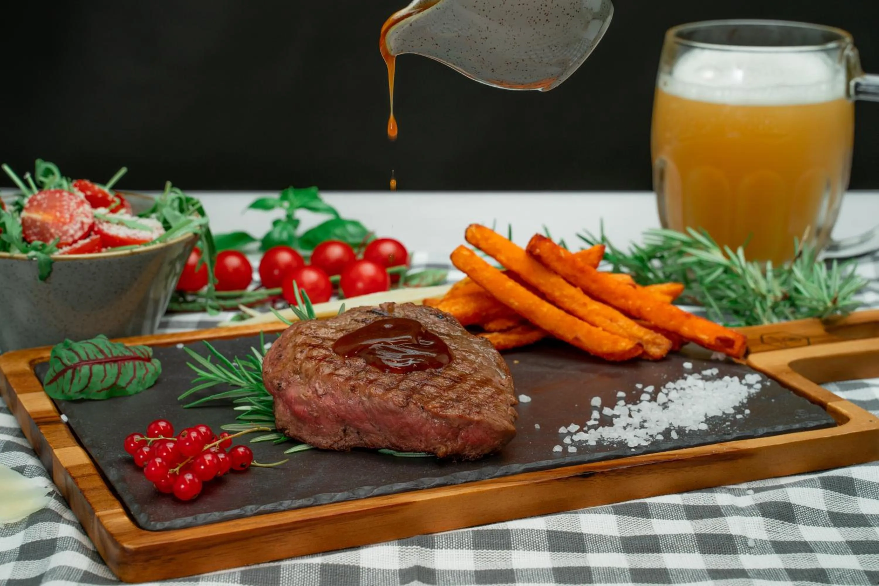 Restaurant/places to eat in Malinowy Dwór Hotel Medical SPA