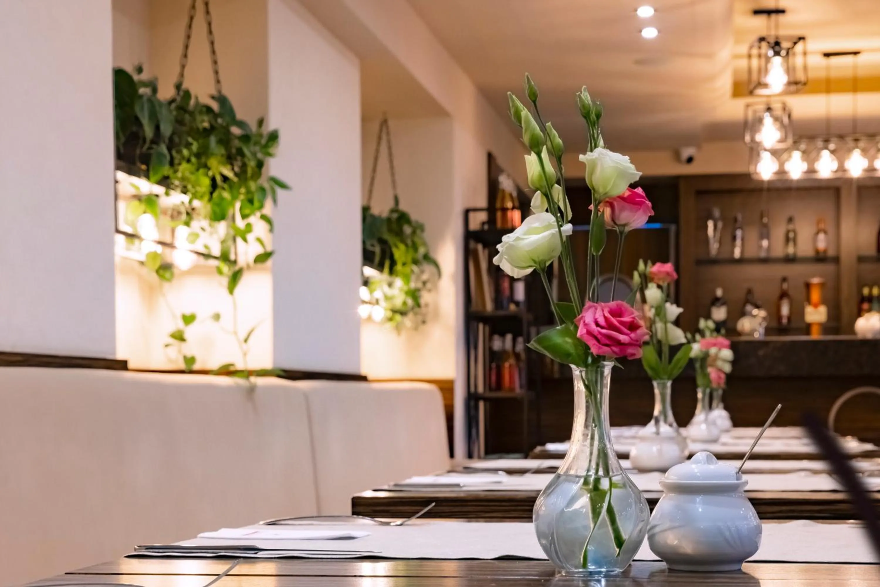 Restaurant/places to eat in Malinowy Dwór Hotel Medical SPA
