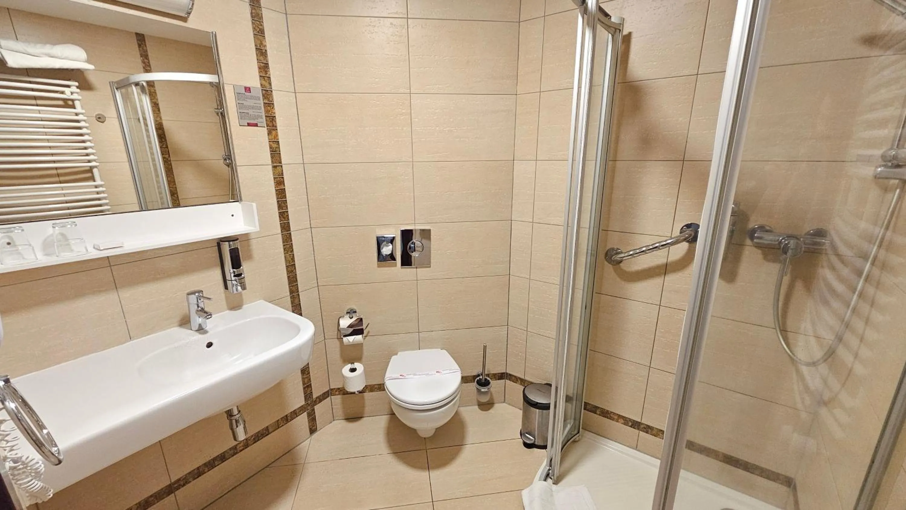 Bathroom in Malinowy Dwór Hotel Medical SPA