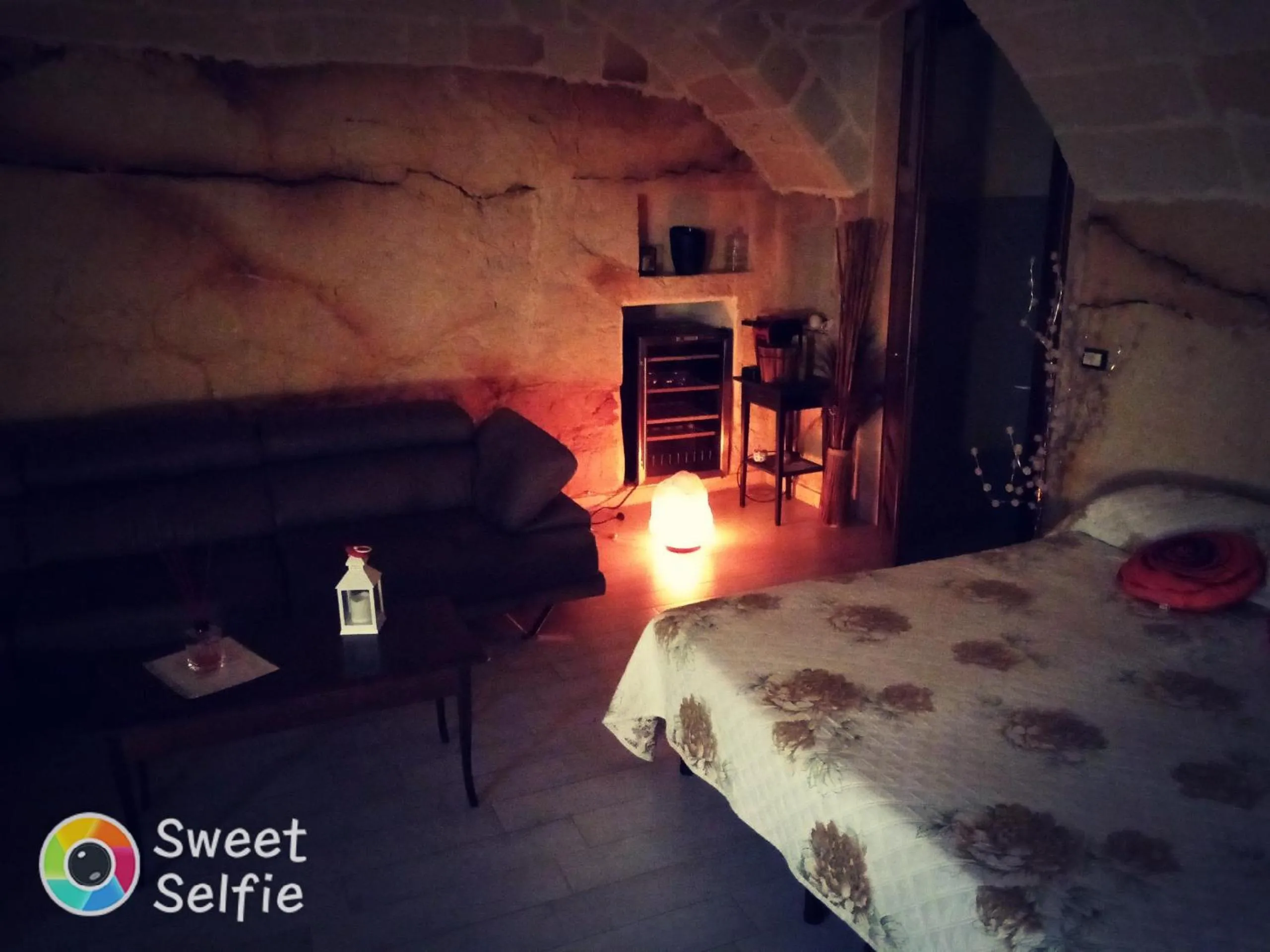 Swimming pool, Bed in B&b De Mauro