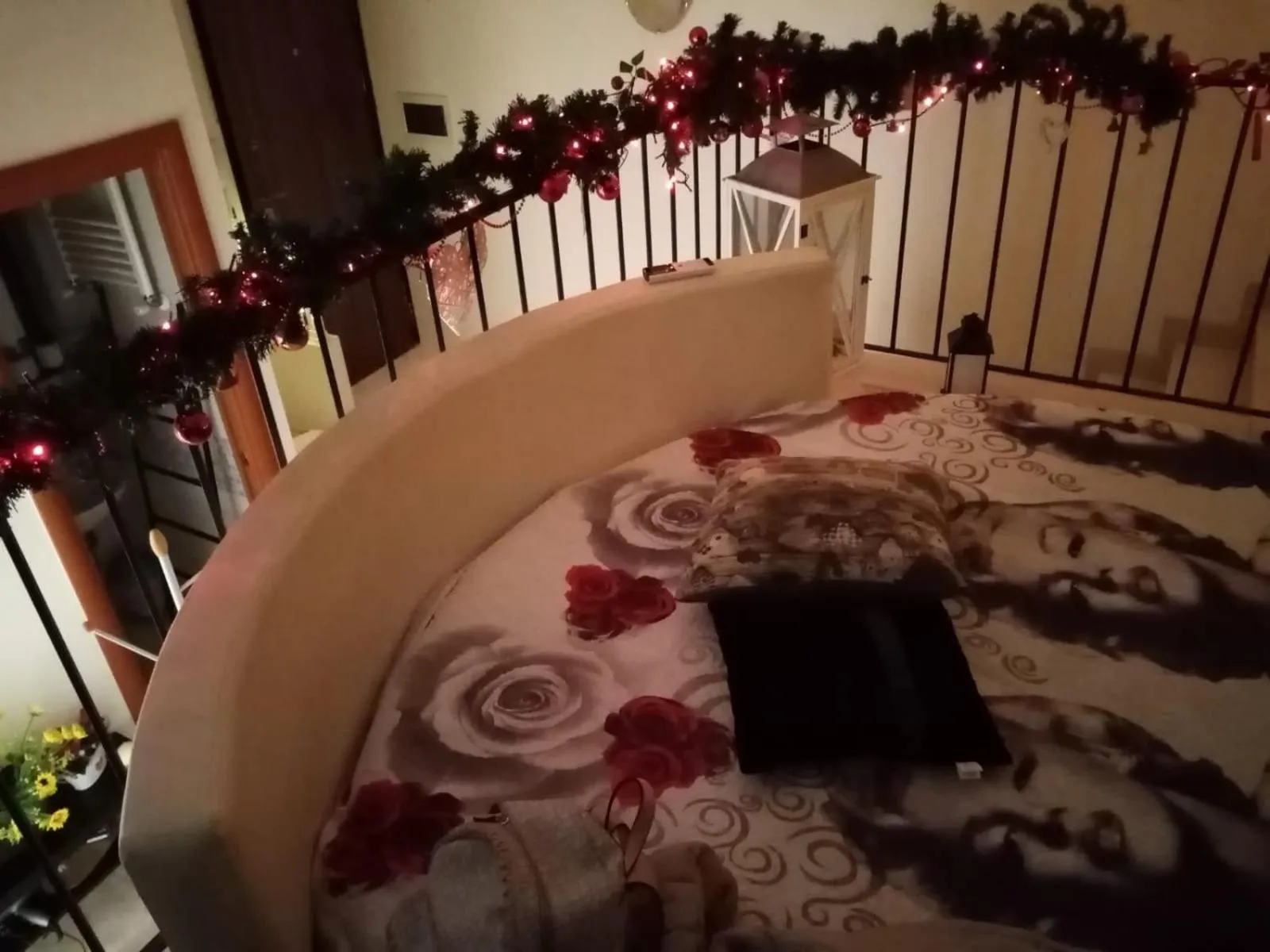 Swimming pool, Bed in B&b De Mauro