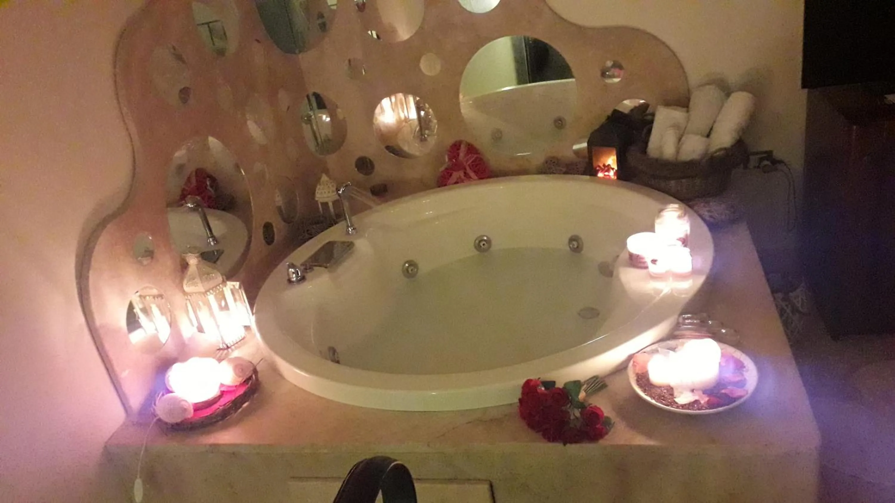 Swimming pool in B&b De Mauro