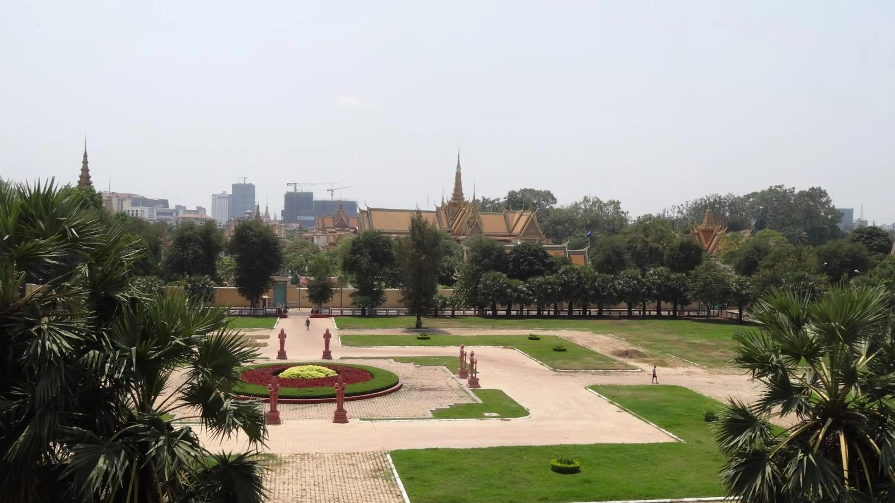 Day in Golden Noura Villa-Pub & Restaurant