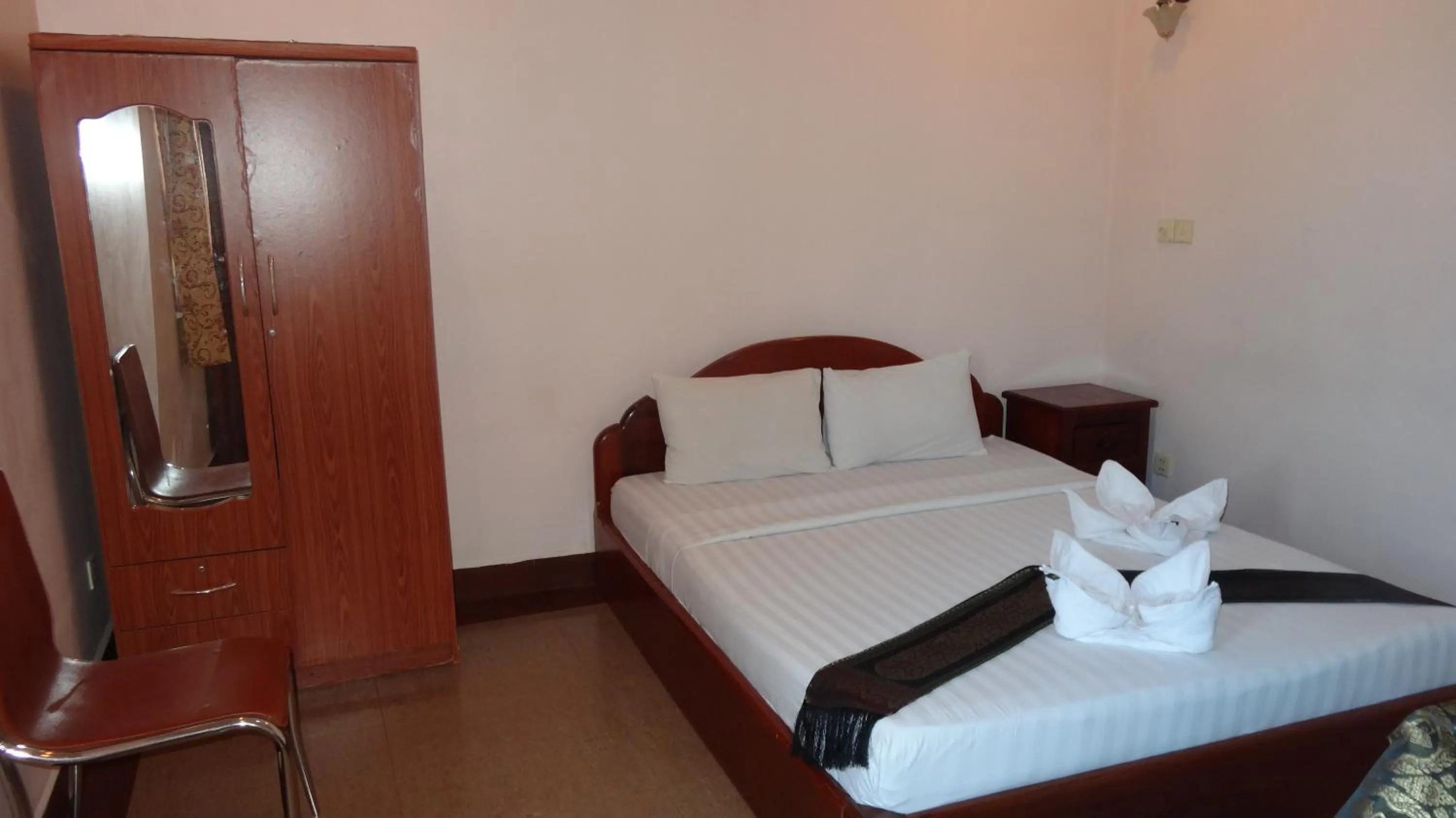 Photo of the whole room, Bed in Golden Noura Villa-Pub & Restaurant