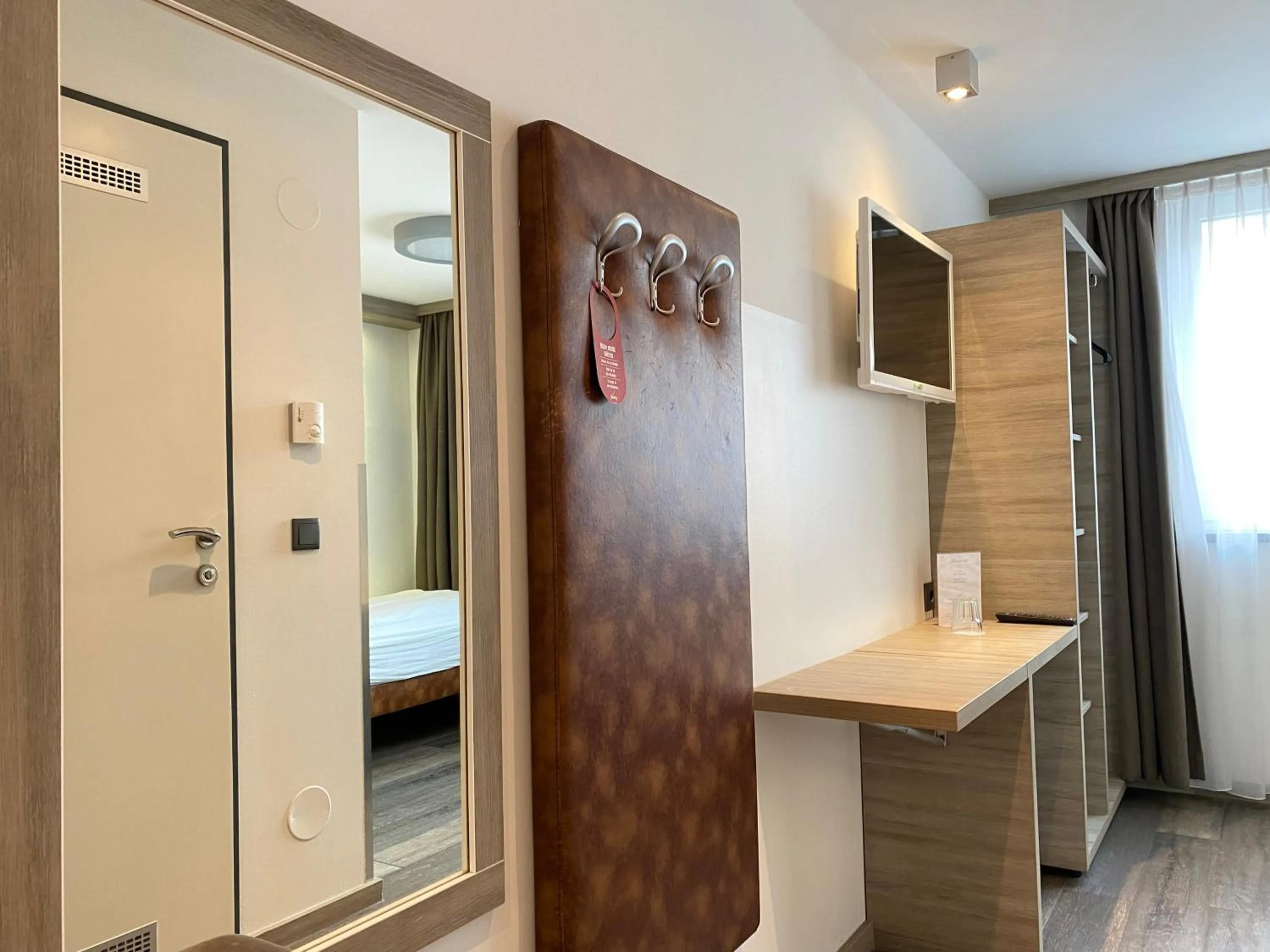 Smart Hotel Schönbrunn with free parking