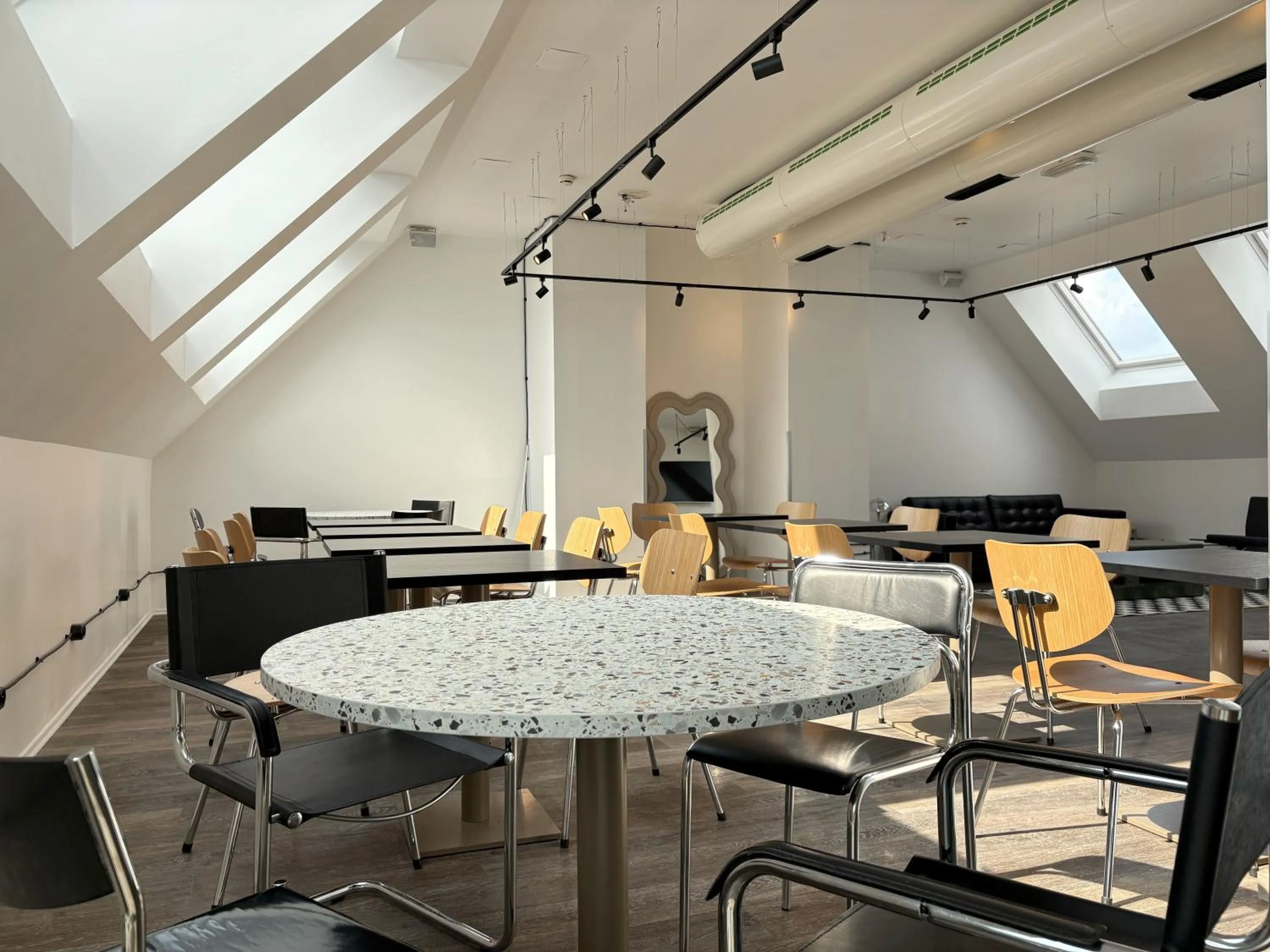 Smart Hotel Schönbrunn with free parking