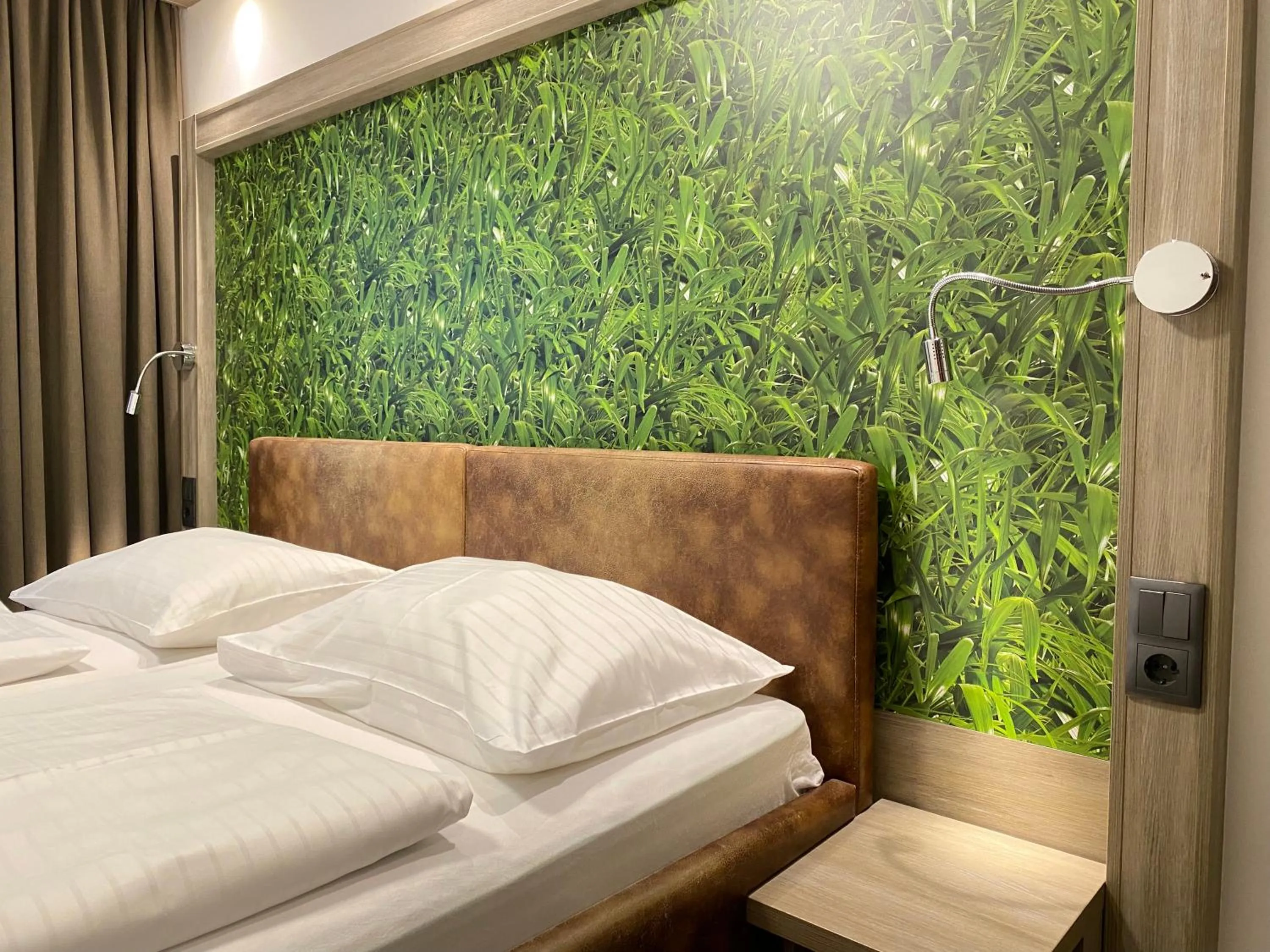 Bed in Smart Hotel Schönbrunn with free parking