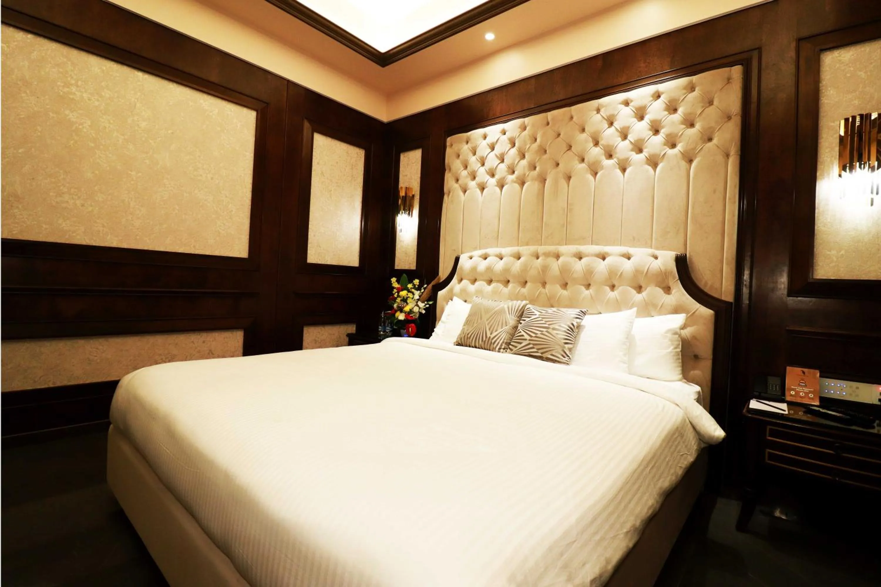 Bedroom, Bed in Seven Eleven Hotels and Club